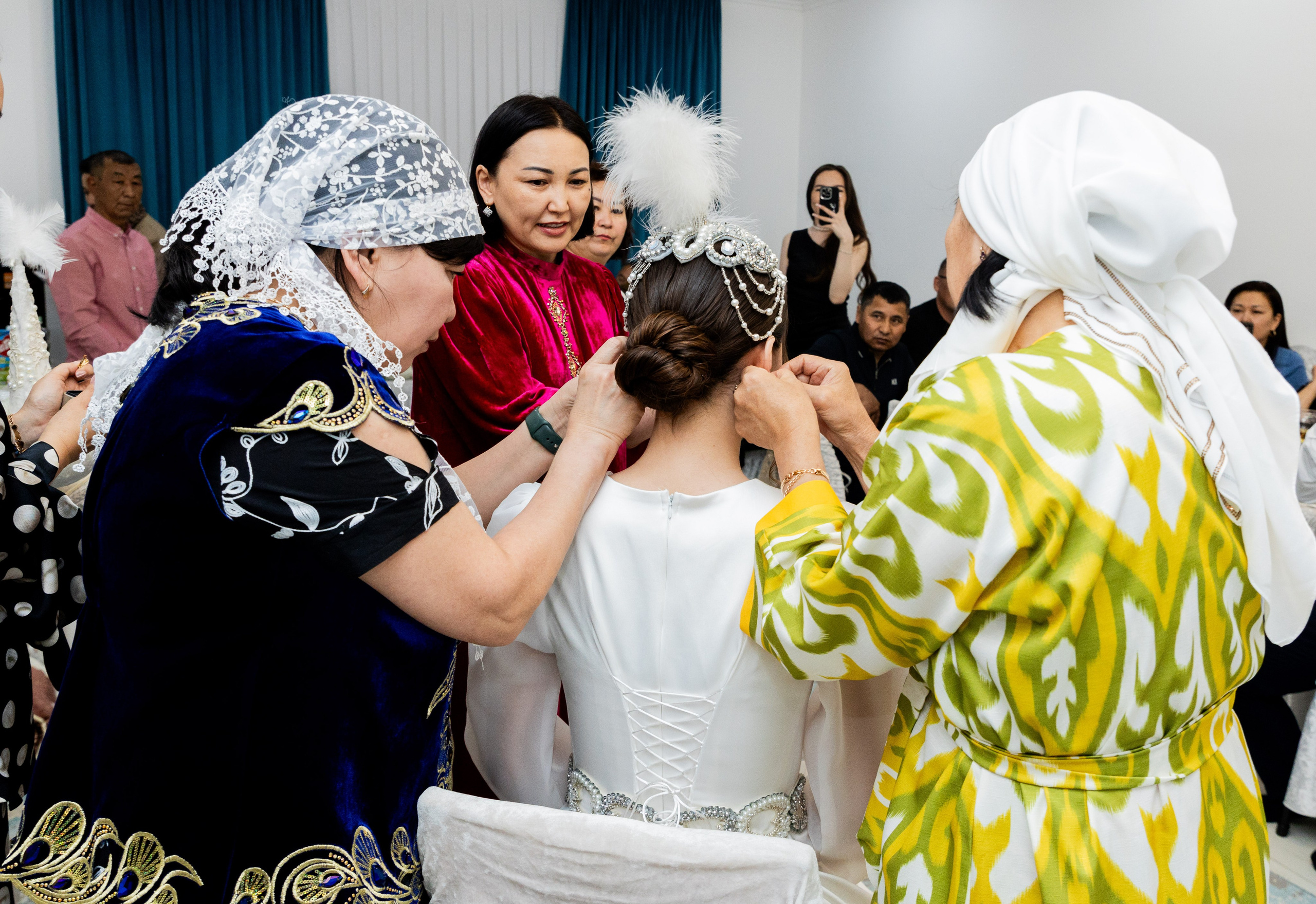 Аружан. Сырга салу