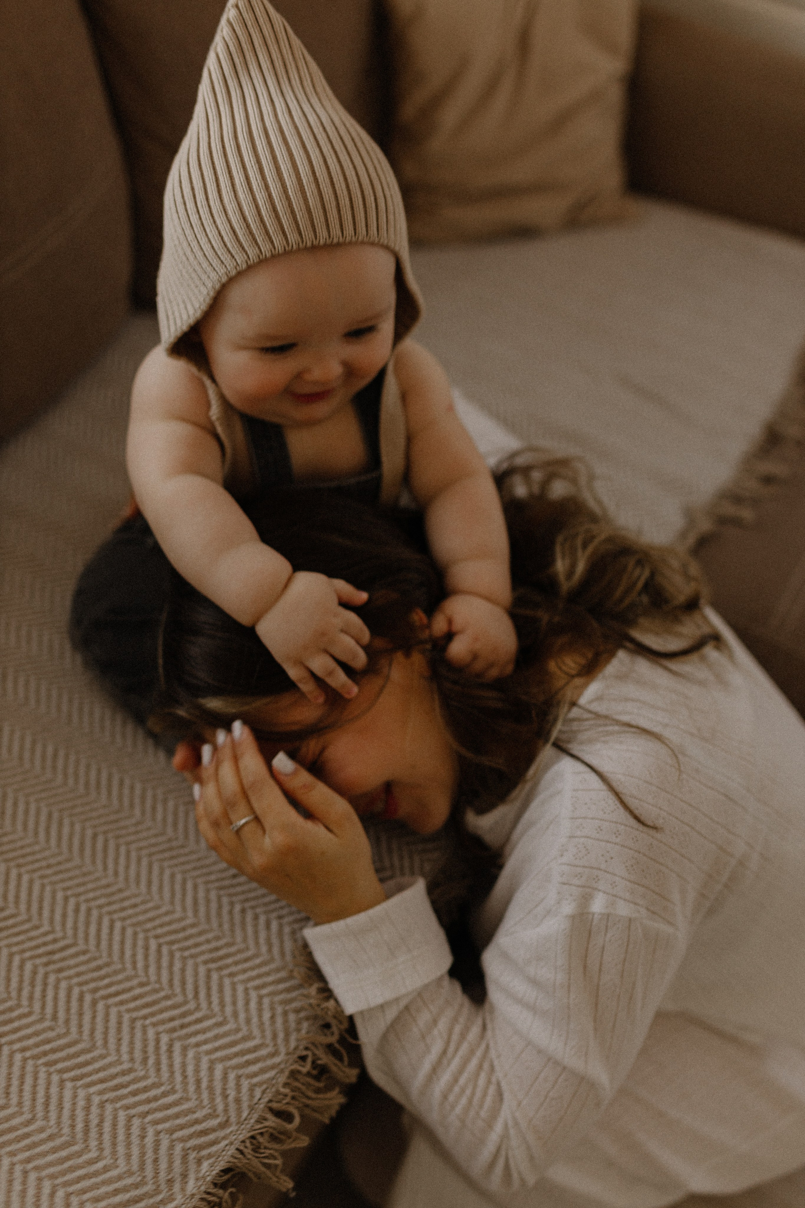 Яна и Тимофей. Домашняя съёмка. Семейный фотограф Тихвин, Санкт-Петербург и ЛО