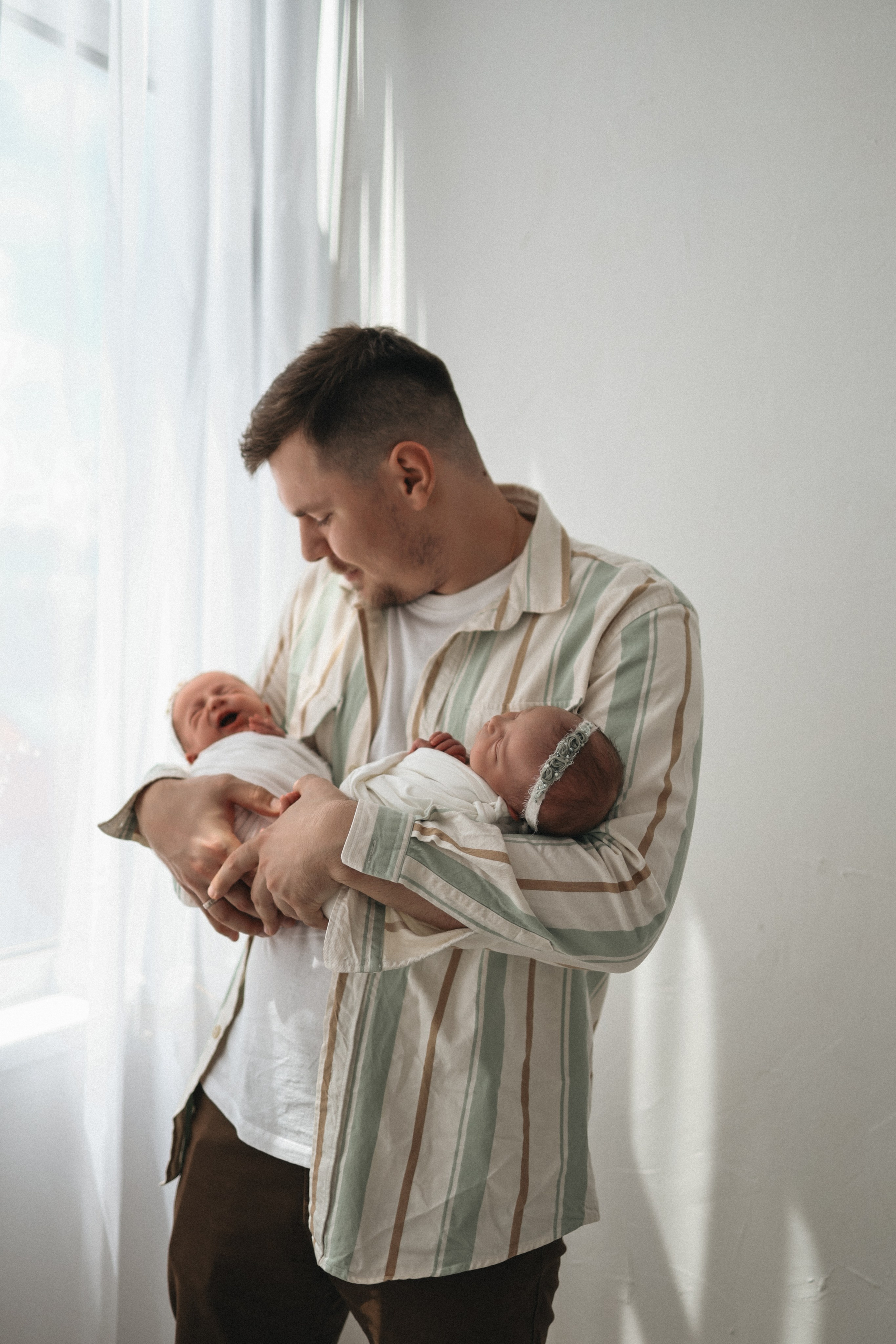 Двойня. Фотограф новорожденных и детский фотограф в Новосибирске