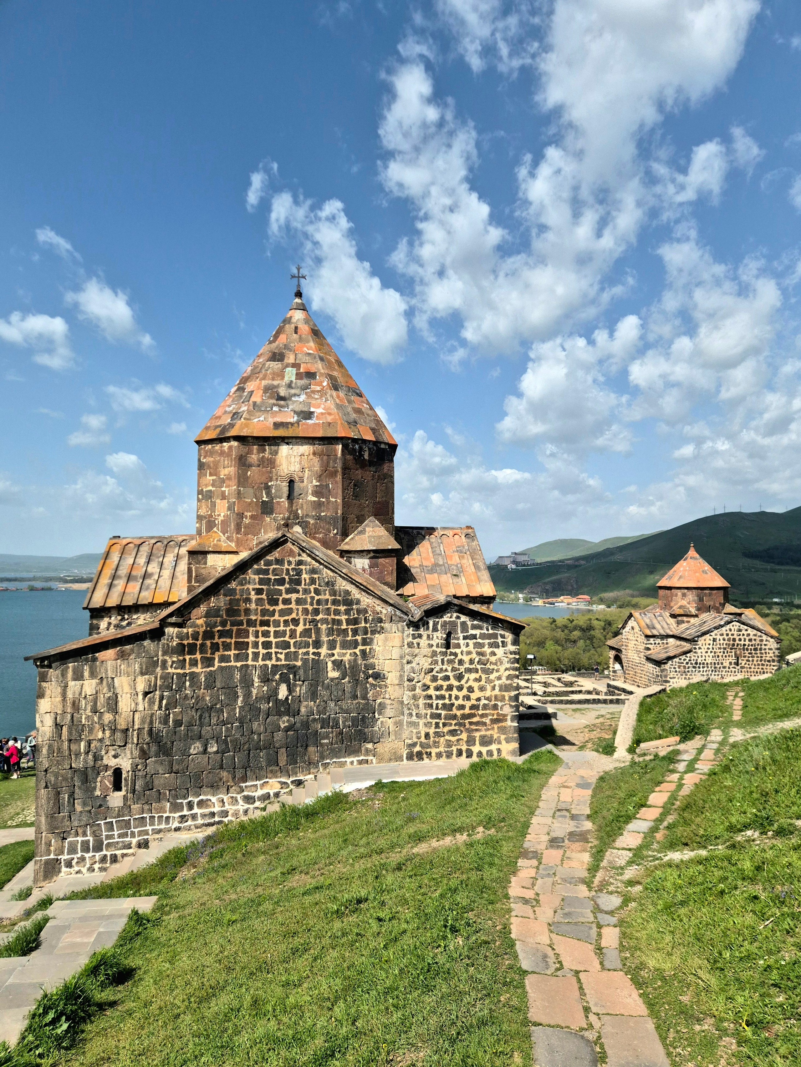 Храмы Аракелоц и св. Девы Марии 