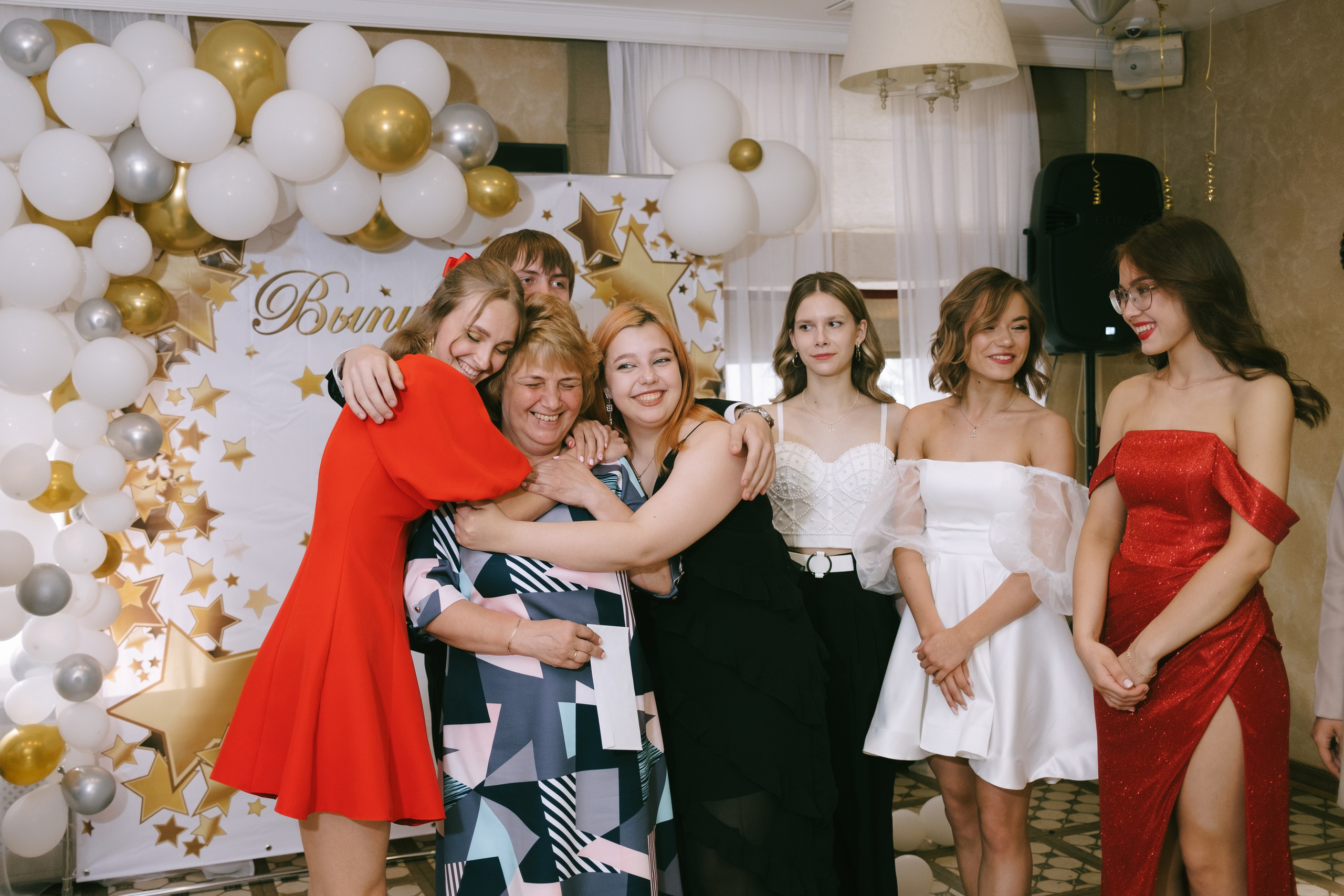 Выпускной школа 33. Свадебный и репортажной фотограф Денис Ожигин в Краснодаре и Краснодарском крае