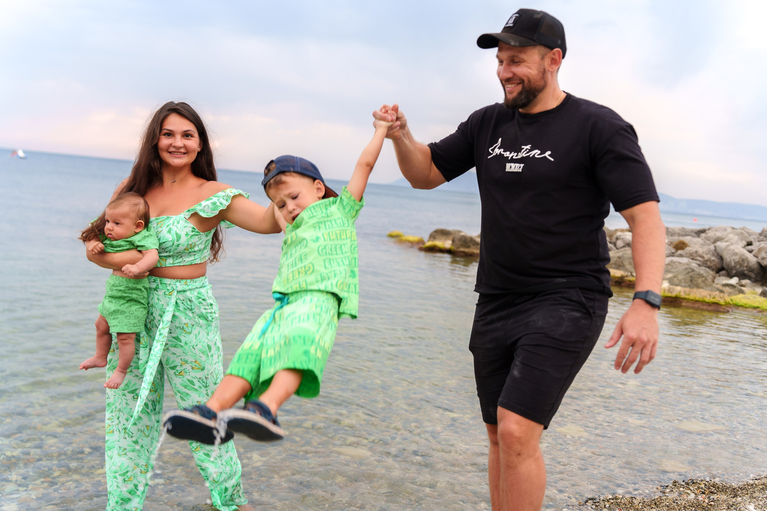 Семейная фотосессия на морском закате (01.09.2023). Фотограф Андрей Чеботок (Белгород, Курск, Воронеж, Старый Оскол)