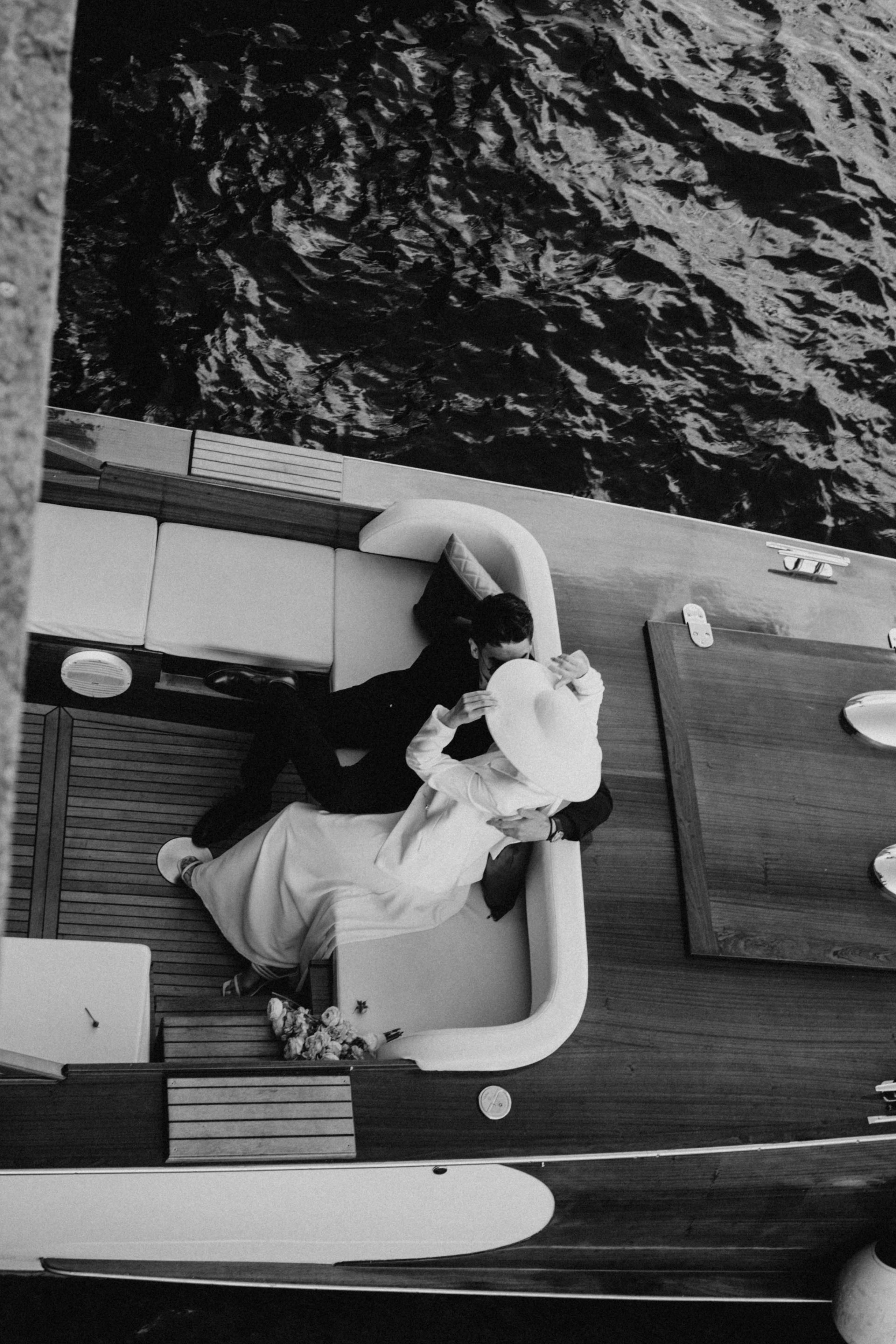 СВАДЕНБНАЯ СЬЕМКА НА КАТЕРЕ ПО КАНАЛАМ САНКТ-ПЕТЕРБУРГА И В АКВАТОРИИ НЕВЫ. Профессиональный фотограф, Санкт-Петербург — Виктория Богомолова