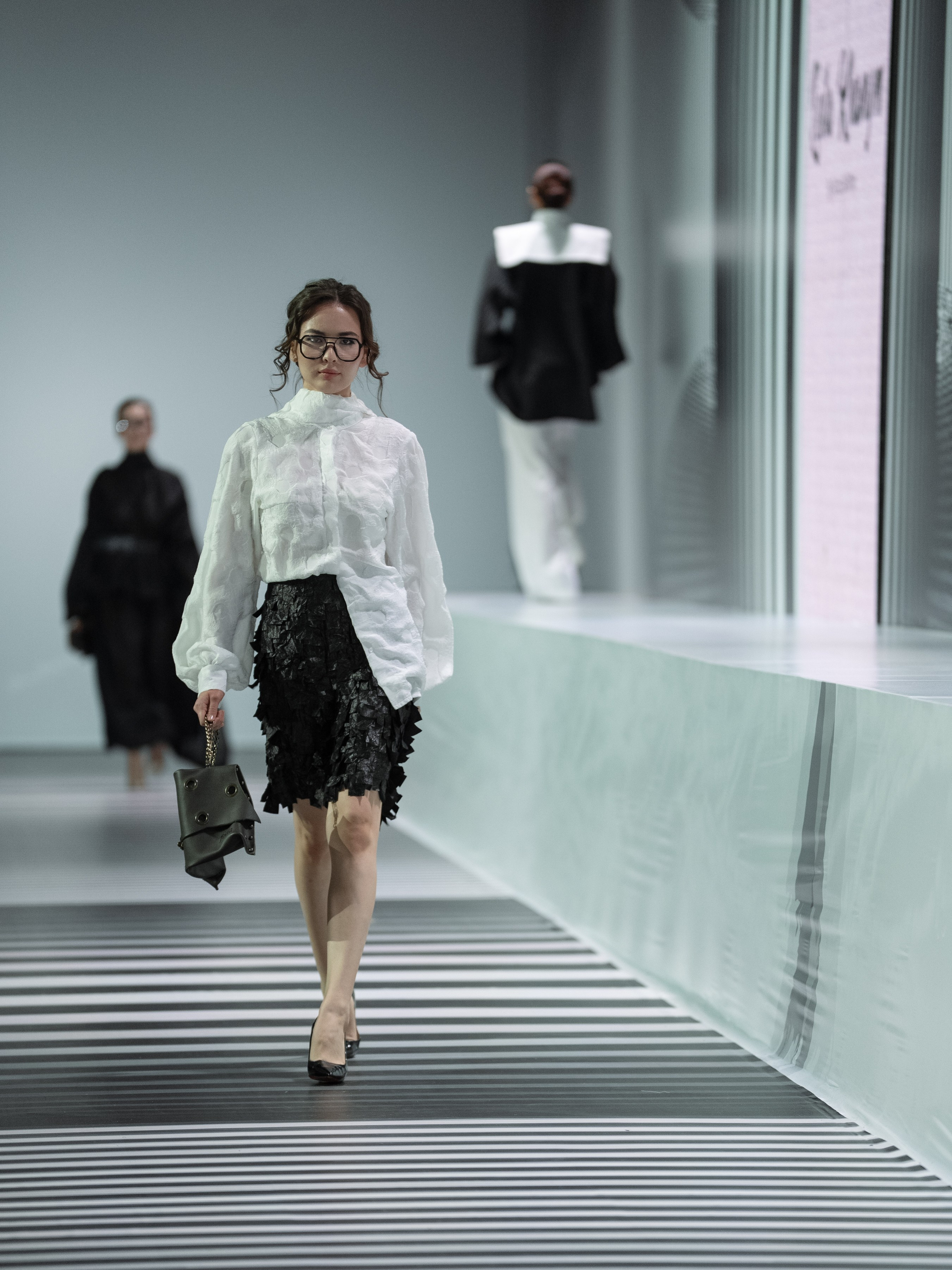 Designer LEILA KHANUM. Сайт Алматинского НЮ АРТ, будуар и фэшн фотографа Дениса Карпенко