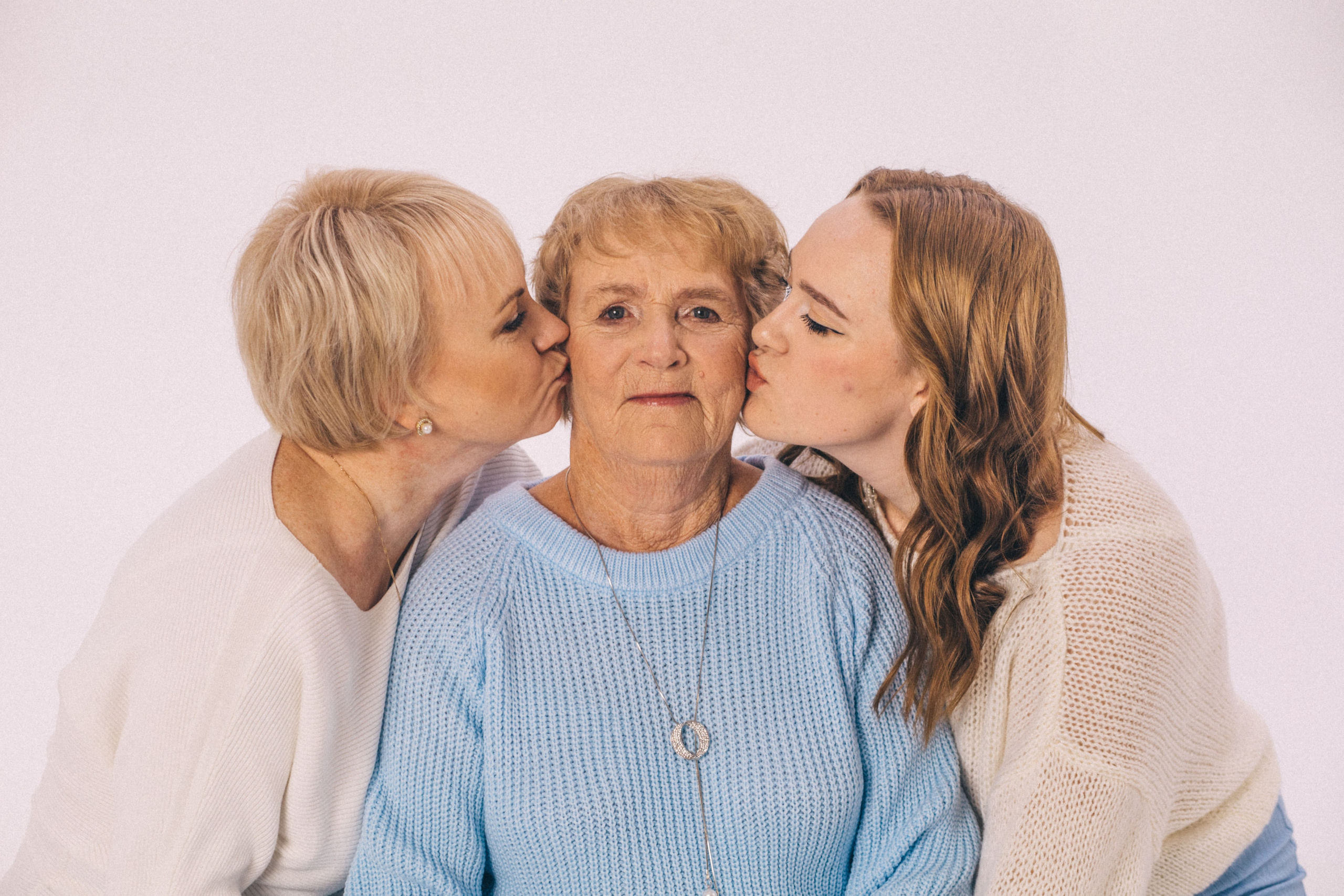 Галина Серафимовна, Марина, Екатерина 2024. Фотограф Наталья Шпиллер Санкт-Петербург