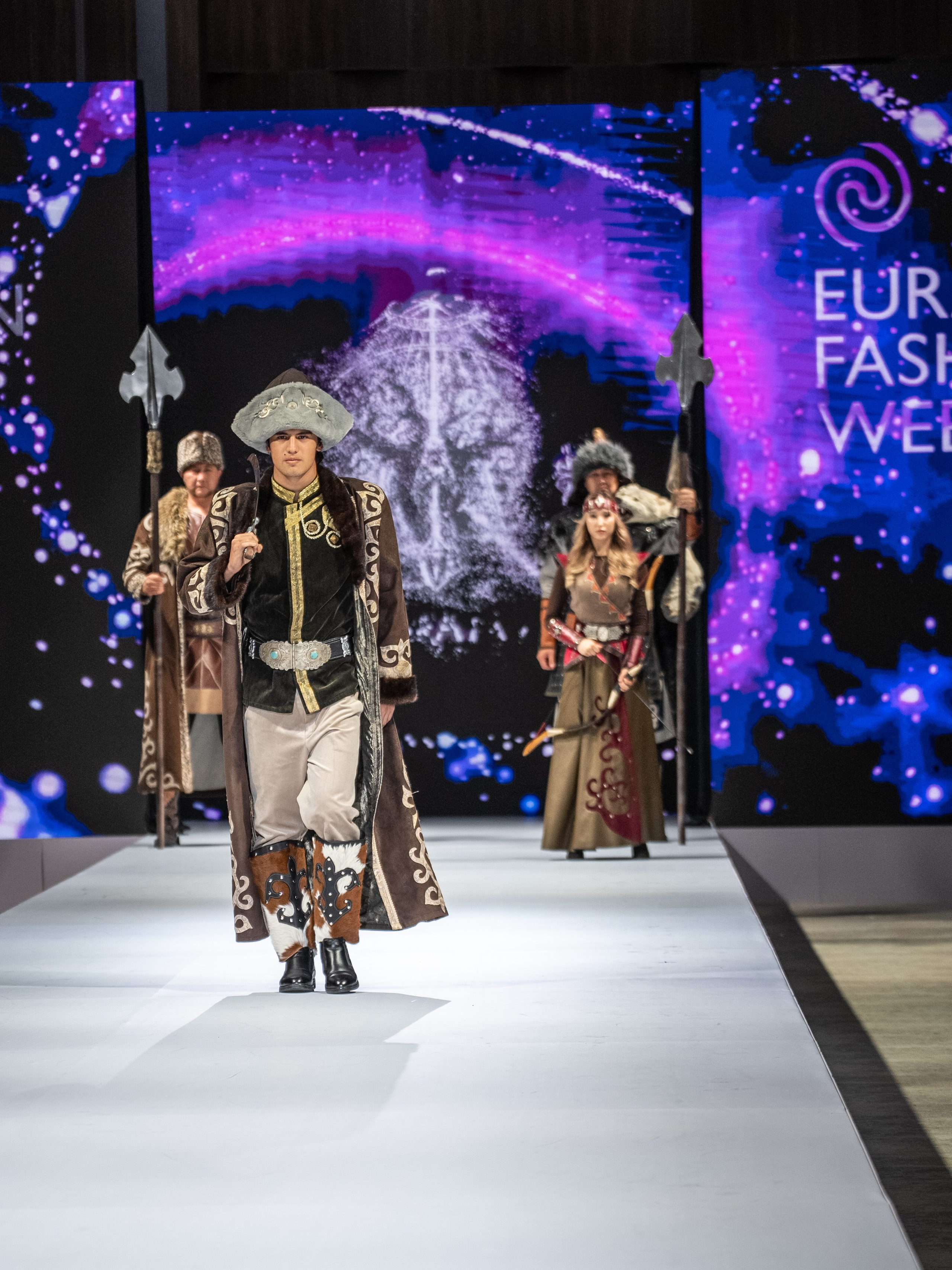 EURASIAN FASHION WEEK Lo Zarata. Сайт Алматинского НЮ АРТ, будуар и фэшн фотографа Дениса Карпенко