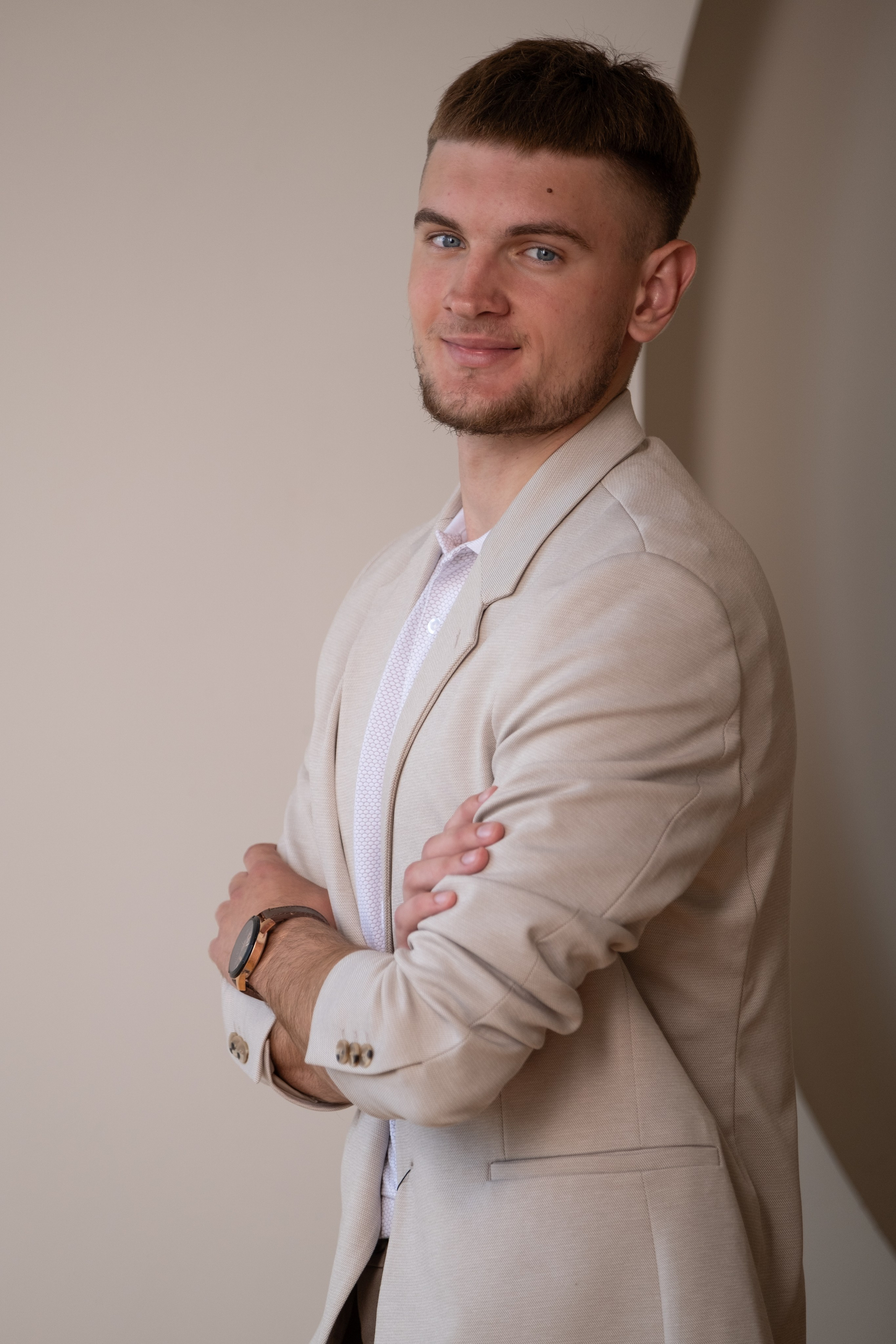 Владимир. Профессиональная фотосъемка в Крыму. Натуральные эмоции и живые кадры. Забронируйте дату прямо сейчас!