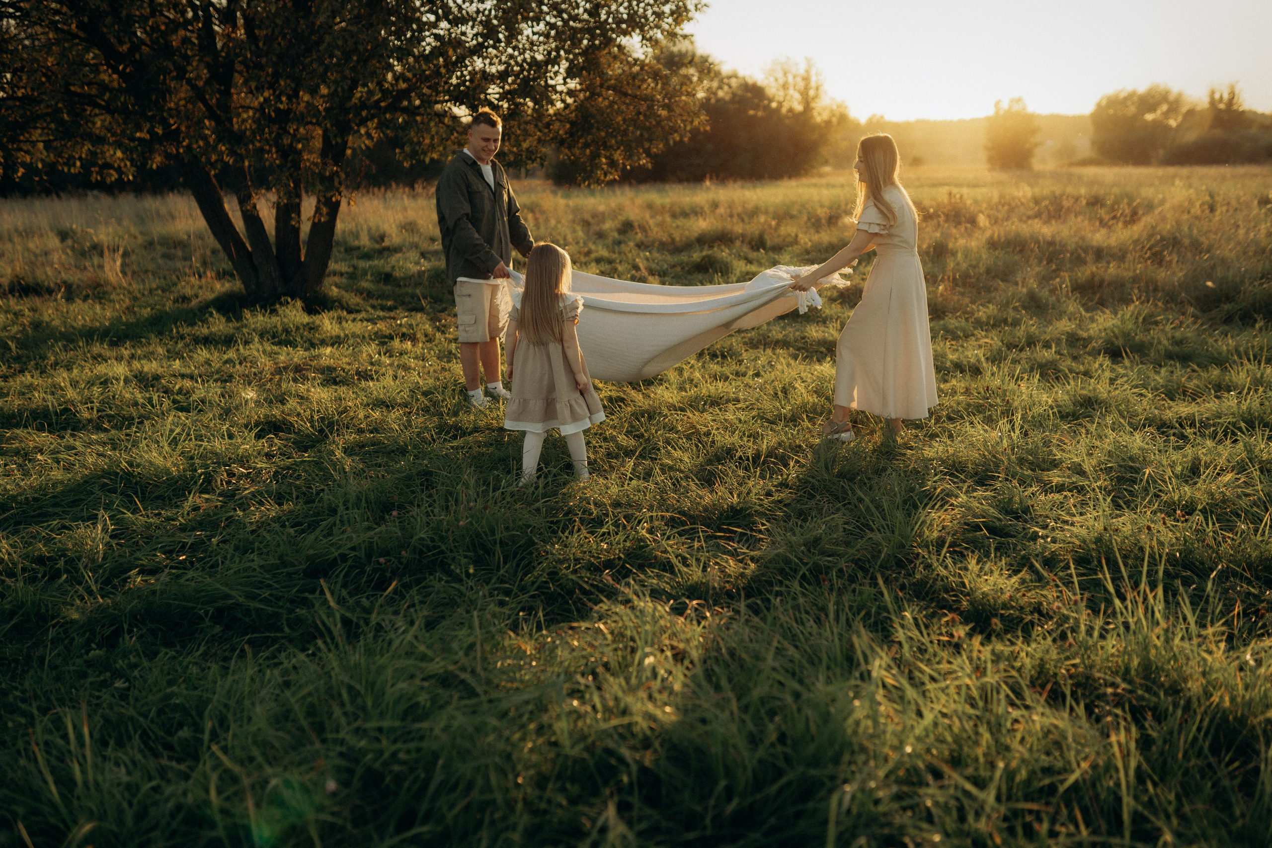 Летний вечер в поле. Семейный lifestyle фотограф в Москве Рената Рафикова