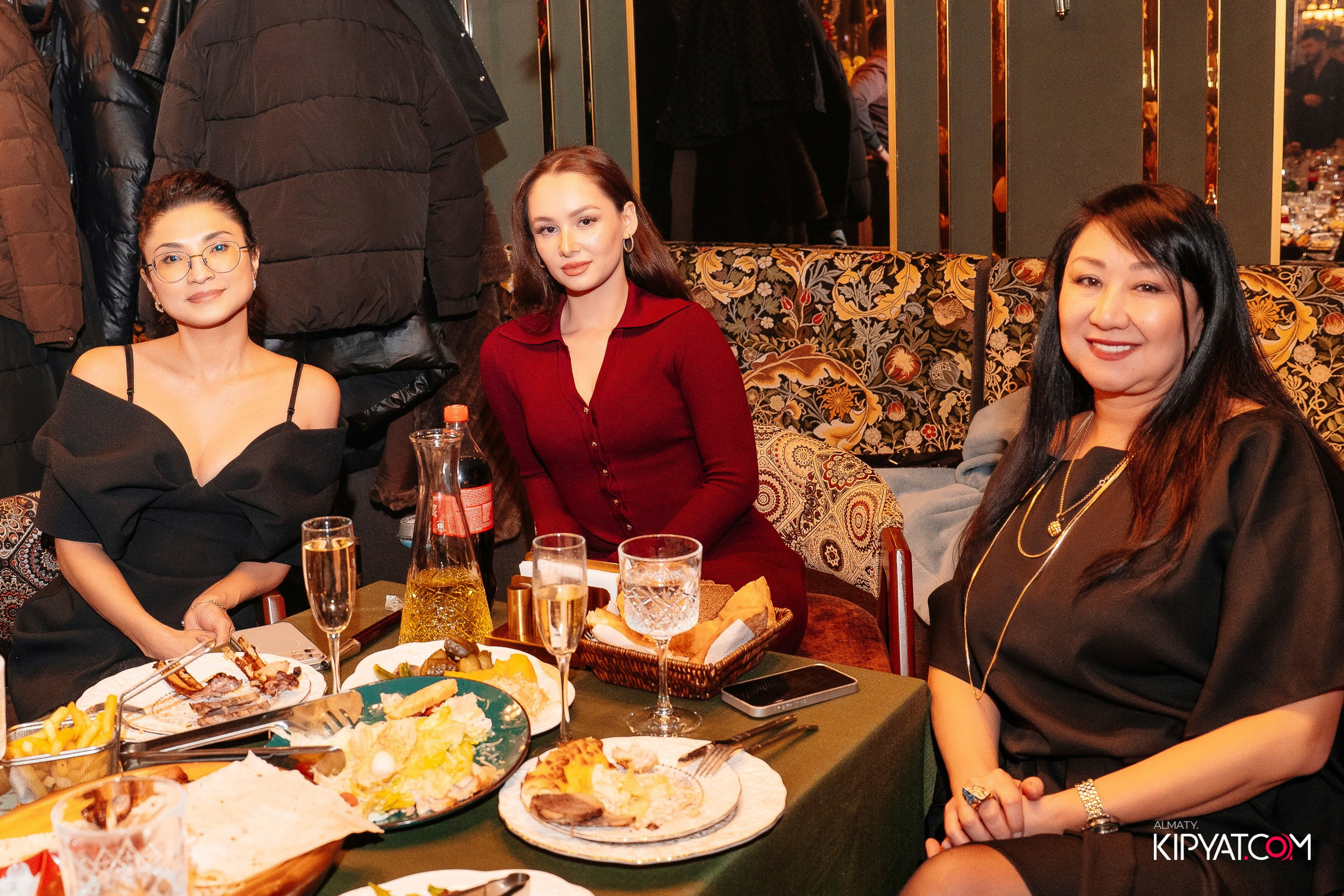 РЕСТОРАН ВЕСЕЛИДЗЕ НА ШЕВЧЕНКО. КИПЯТКОМ АЛМАТЫ! Фотосъемка мероприятий в Алматы