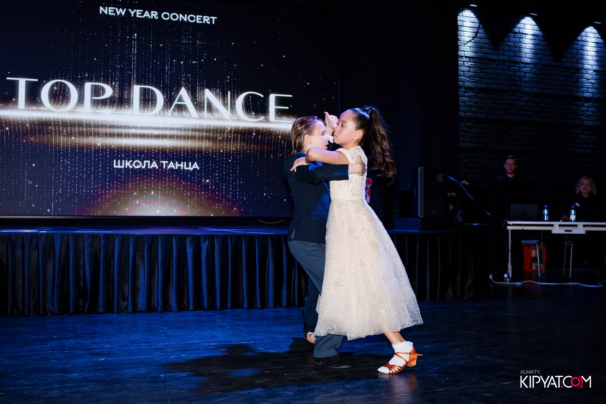 НОВОГОДНИЙ КОНЦЕРТ ШКОЛЫ ТАНЦА TOP DANCE. КИПЯТКОМ АЛМАТЫ! Фотосъемка мероприятий в Алматы