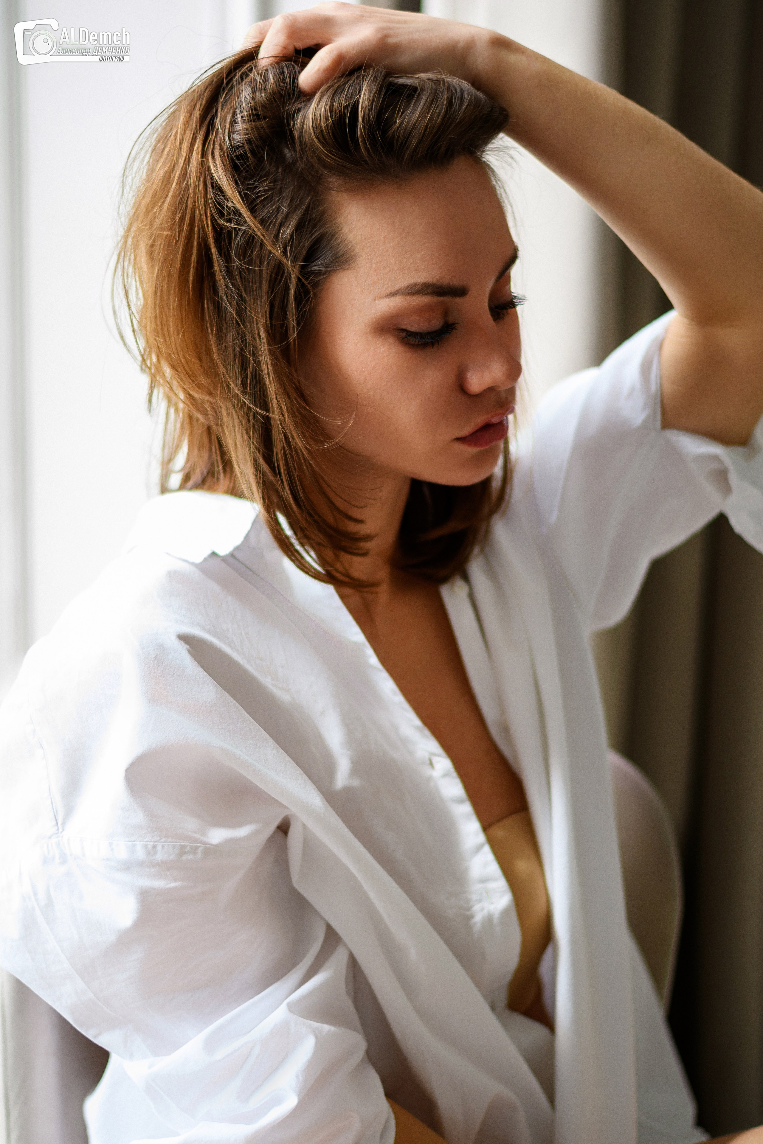 Референсы и фото идеи для фотосессии девушки в белой рубашке