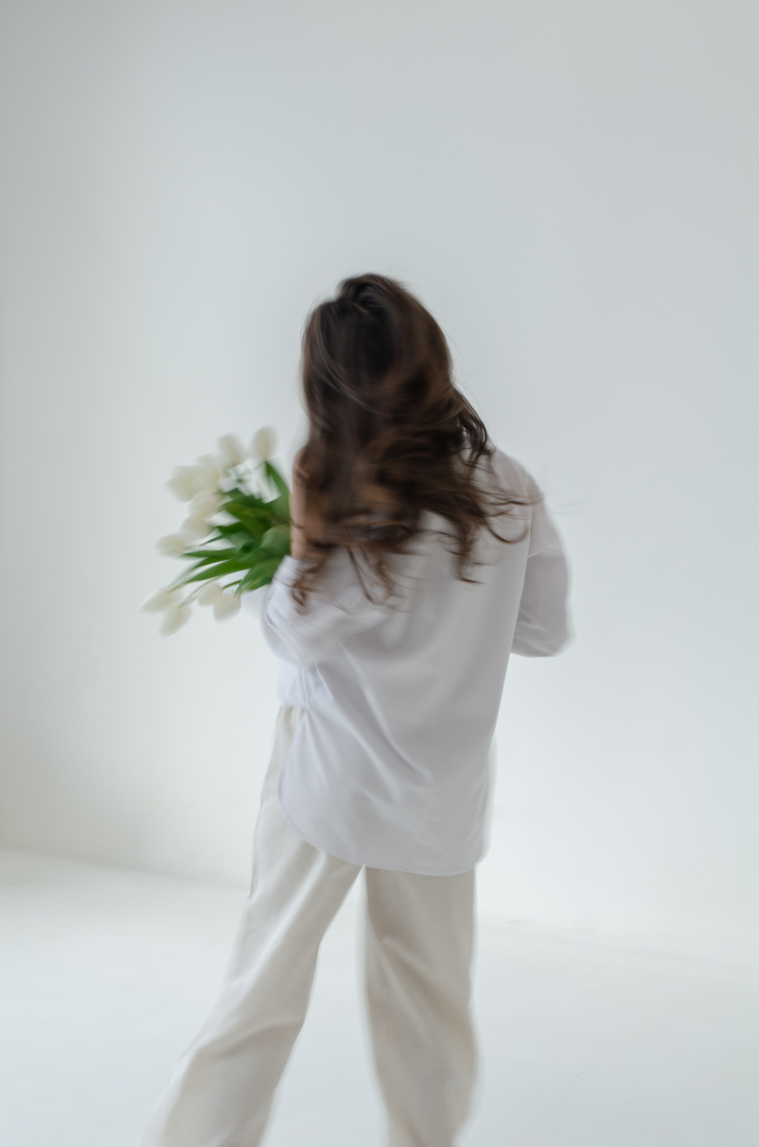 Евгения, тюльпаны. Фотограф Челябинск Ирина Ермоленко