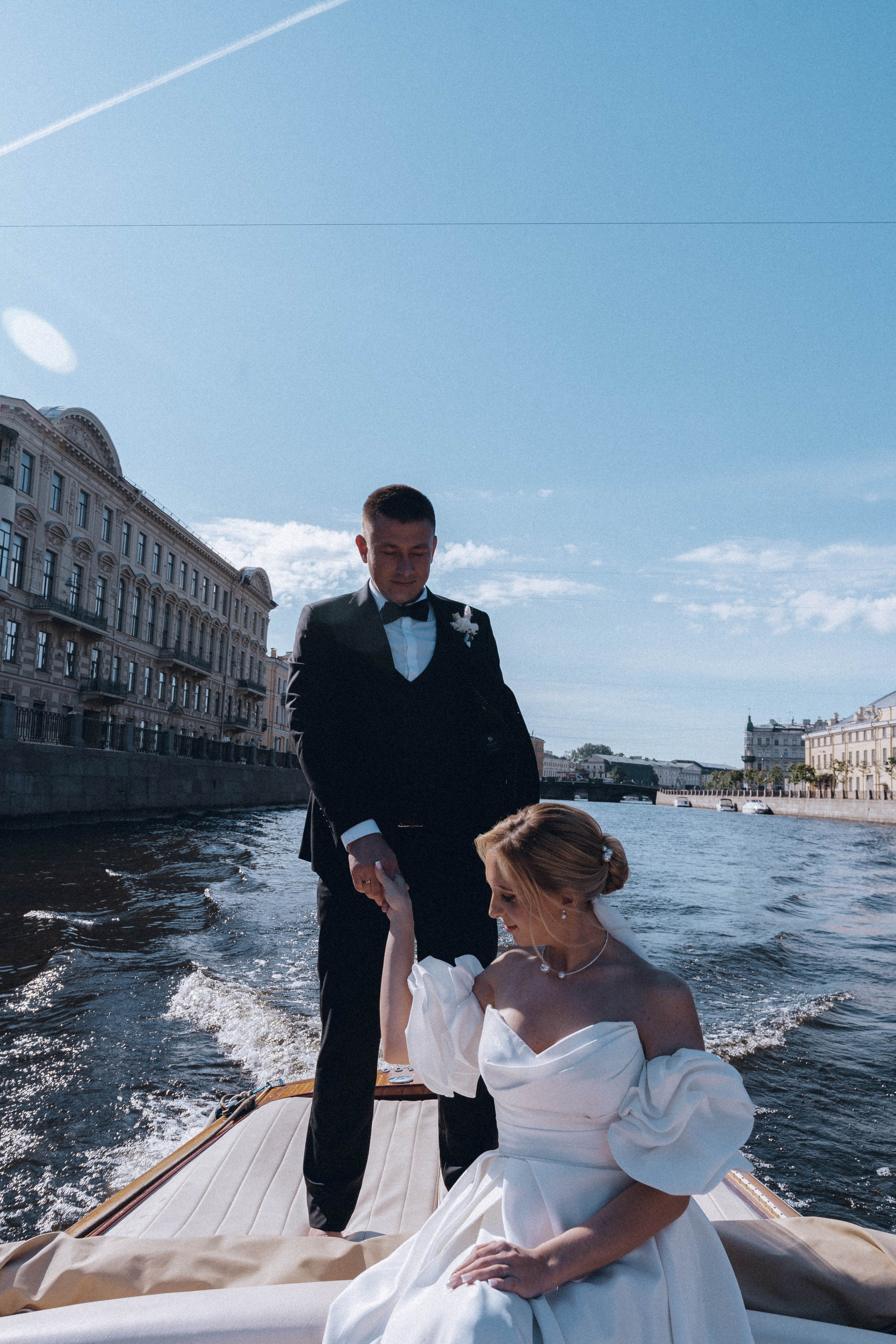 СВАДЕНБНАЯ СЬЕМКА НА КАТЕРЕ ПО КАНАЛАМ САНКТ-ПЕТЕРБУРГА И В АКВАТОРИИ НЕВЫ. Профессиональный фотограф, Санкт-Петербург — Виктория Богомолова