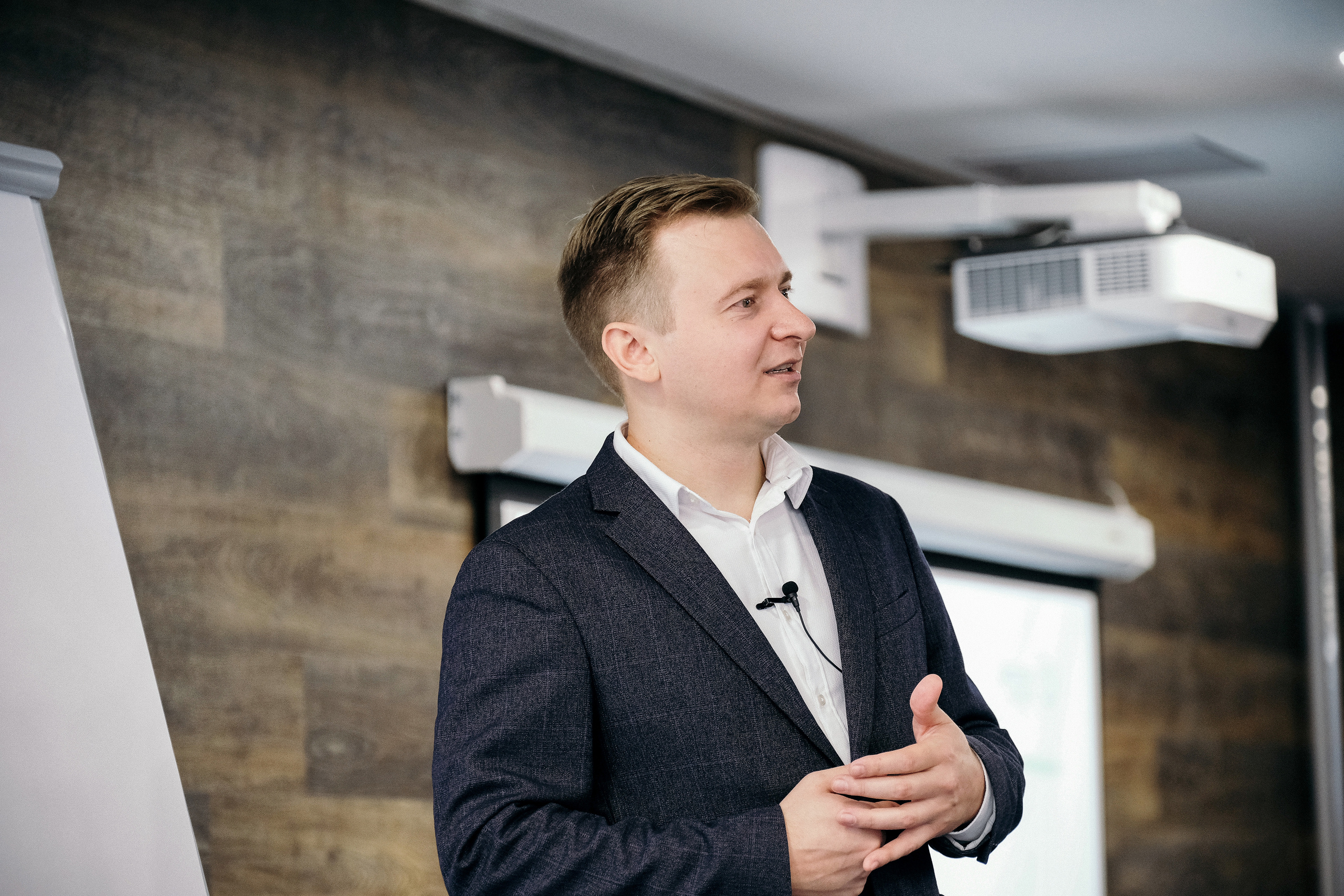 Репортражный фотограф конференций, бизнес-мероприятий, официальных открытий в Краснодаре, Архангельске Денис Ожигин . Фотосъемка официальных мероприятий. 