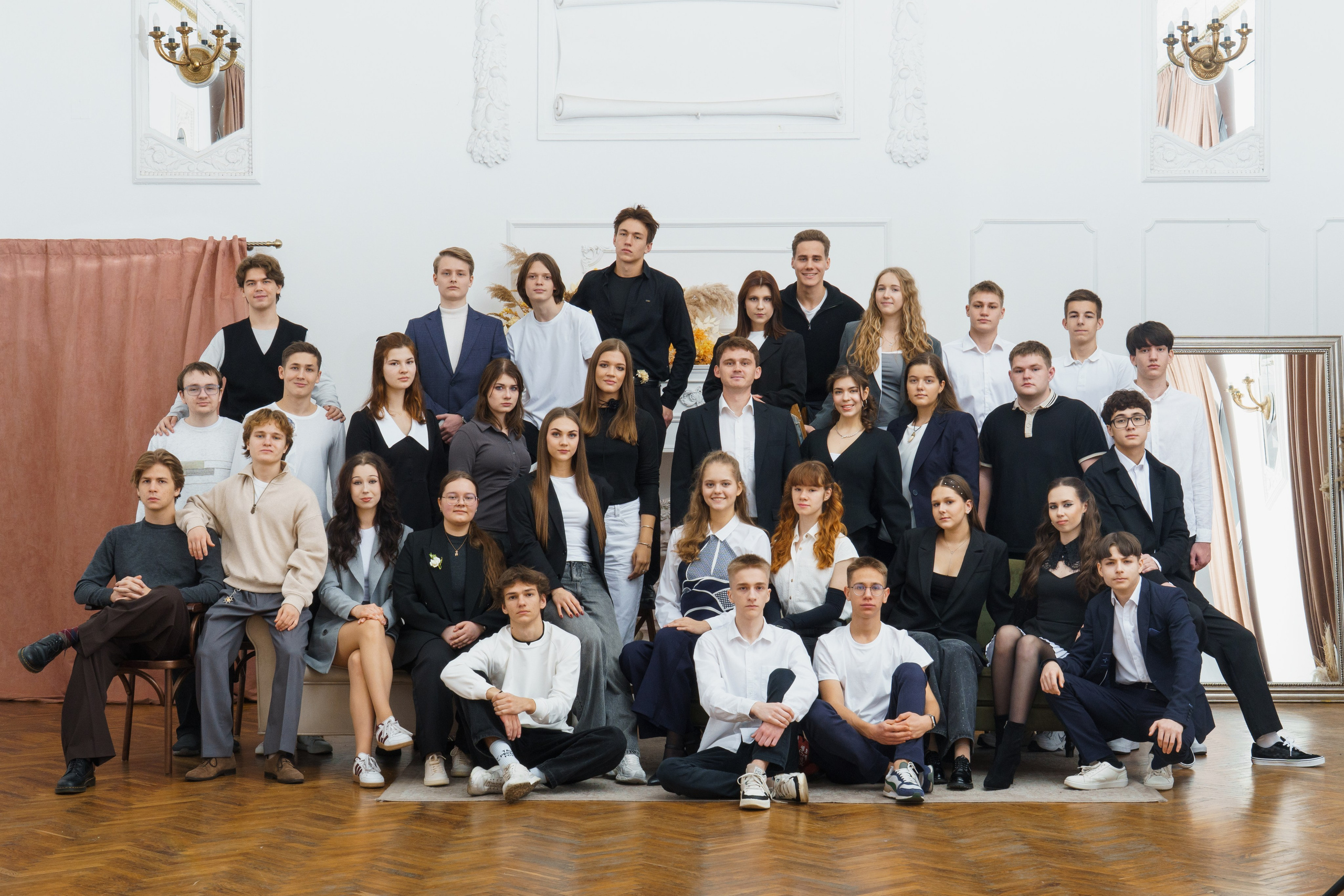 Локация для коллективных кадров № 5. Выпускные альбомы клевербук Воронеж