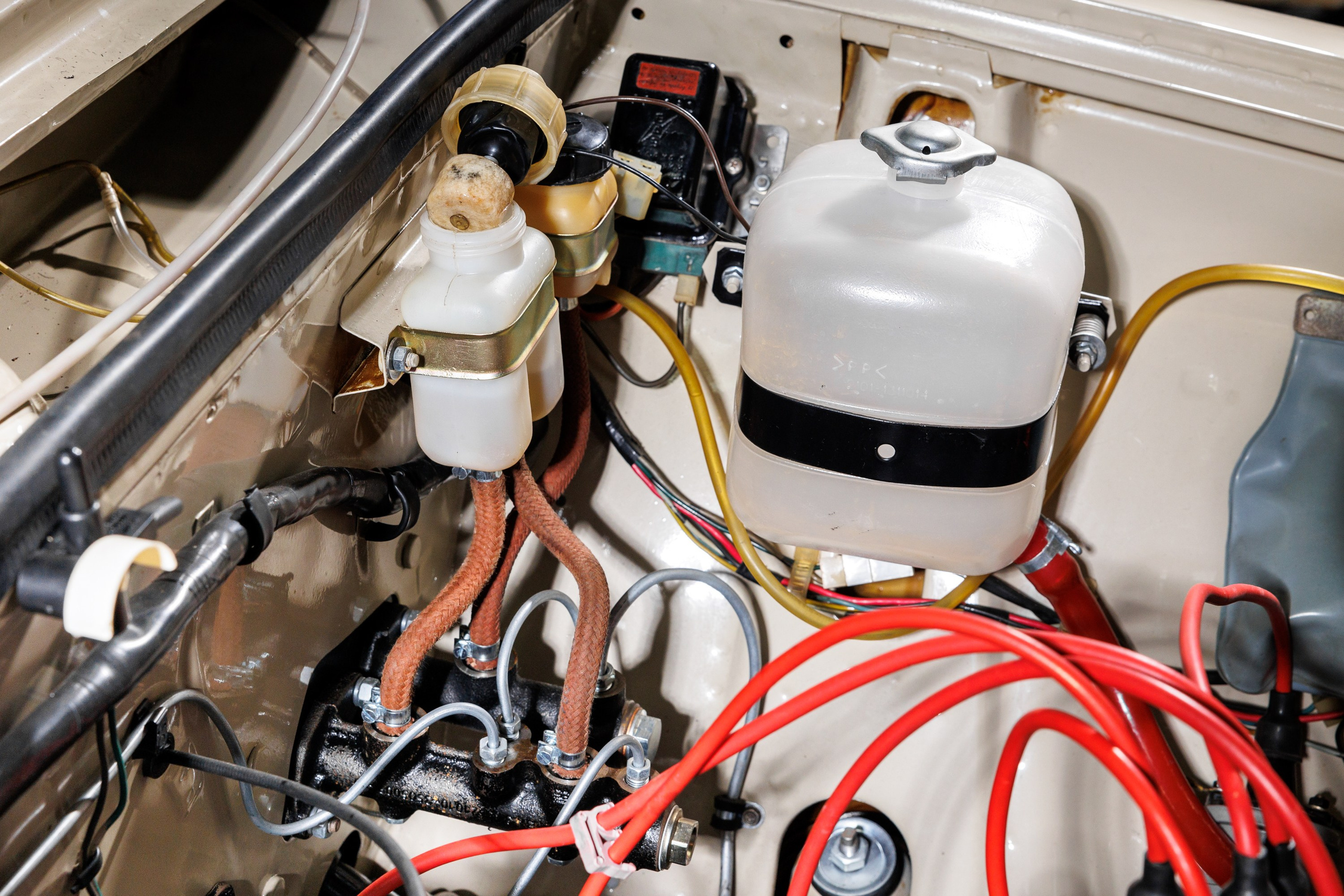 Автомобильная фотосъемка ВАЗ 2101 после реставрации в Бюро "Наследие"