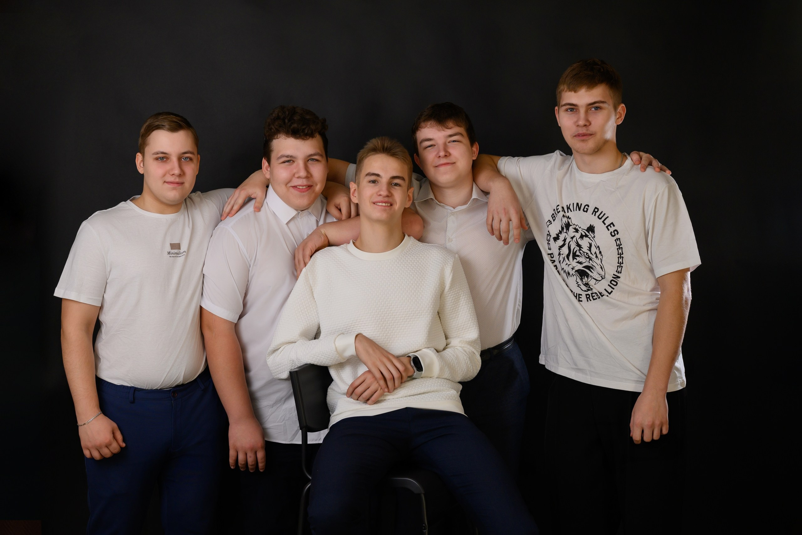 Выпускные школьные альбомы Кингисепп Сестрорецк