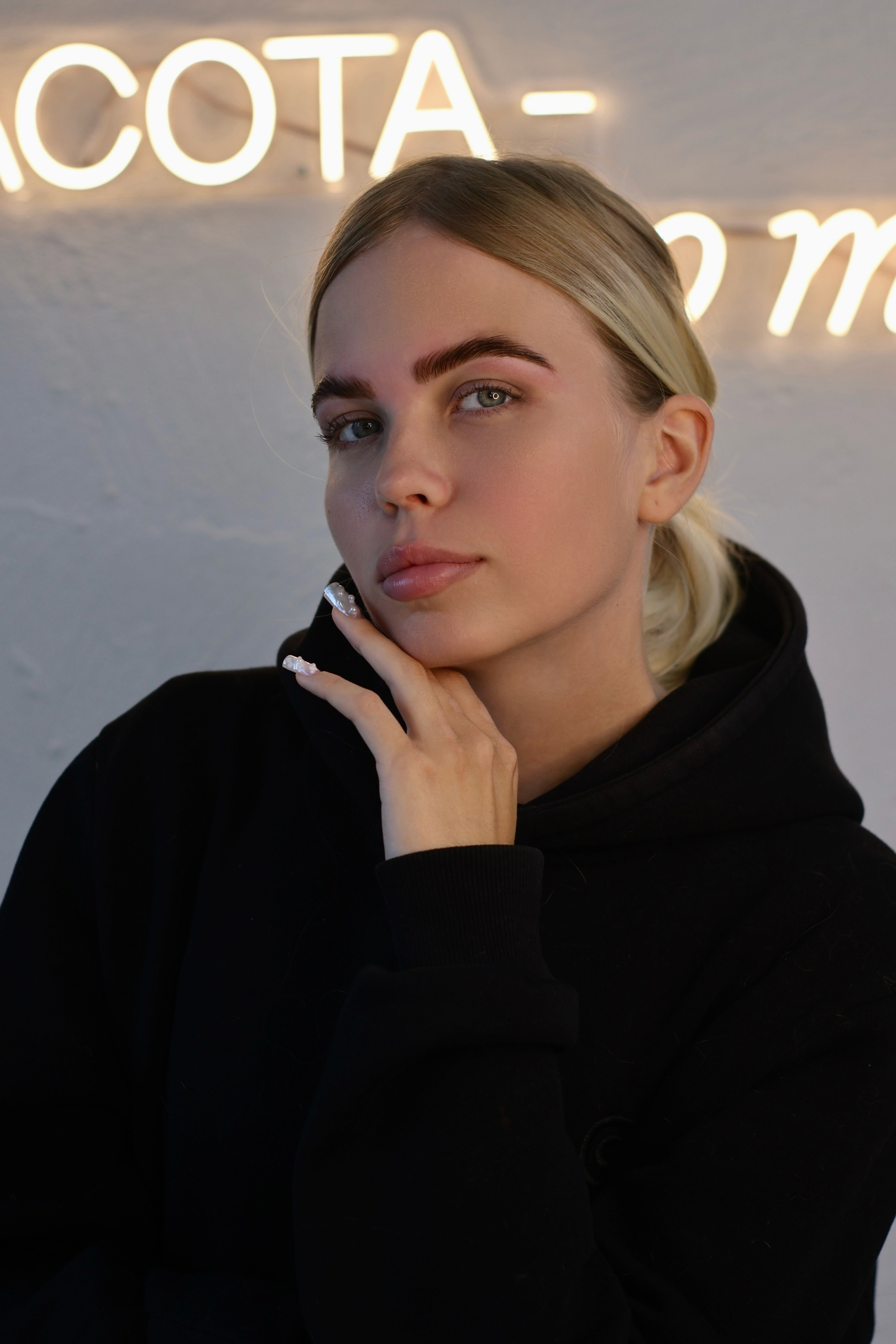 NOGTEPEEL. Glow Models