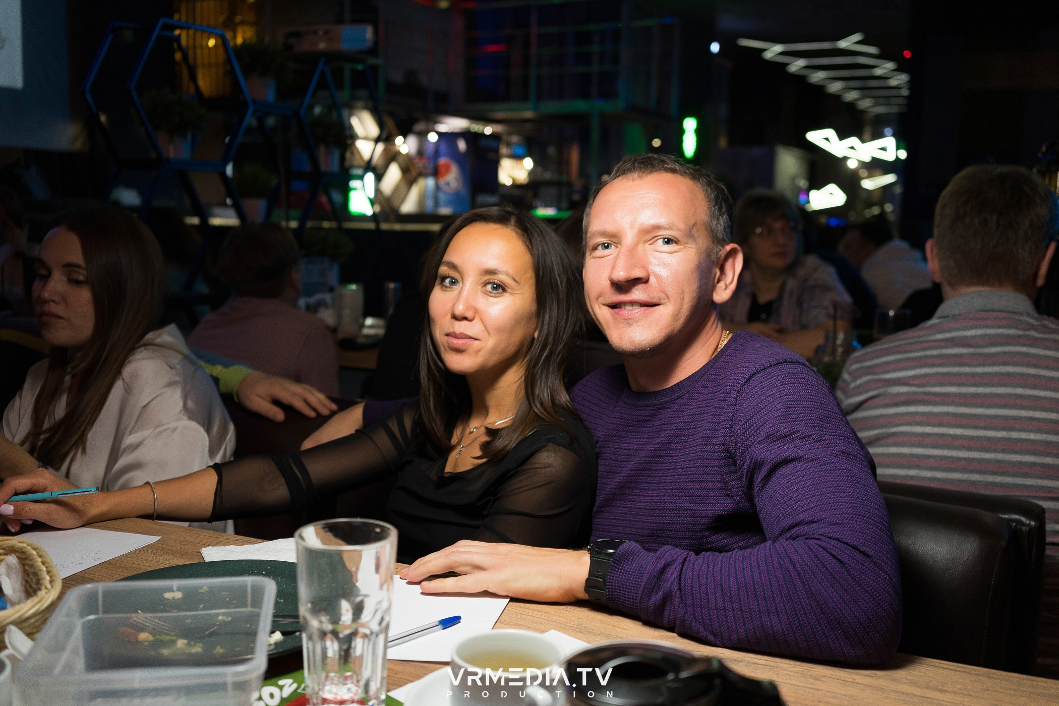 Эйнштейн Party в баре «Друзья»