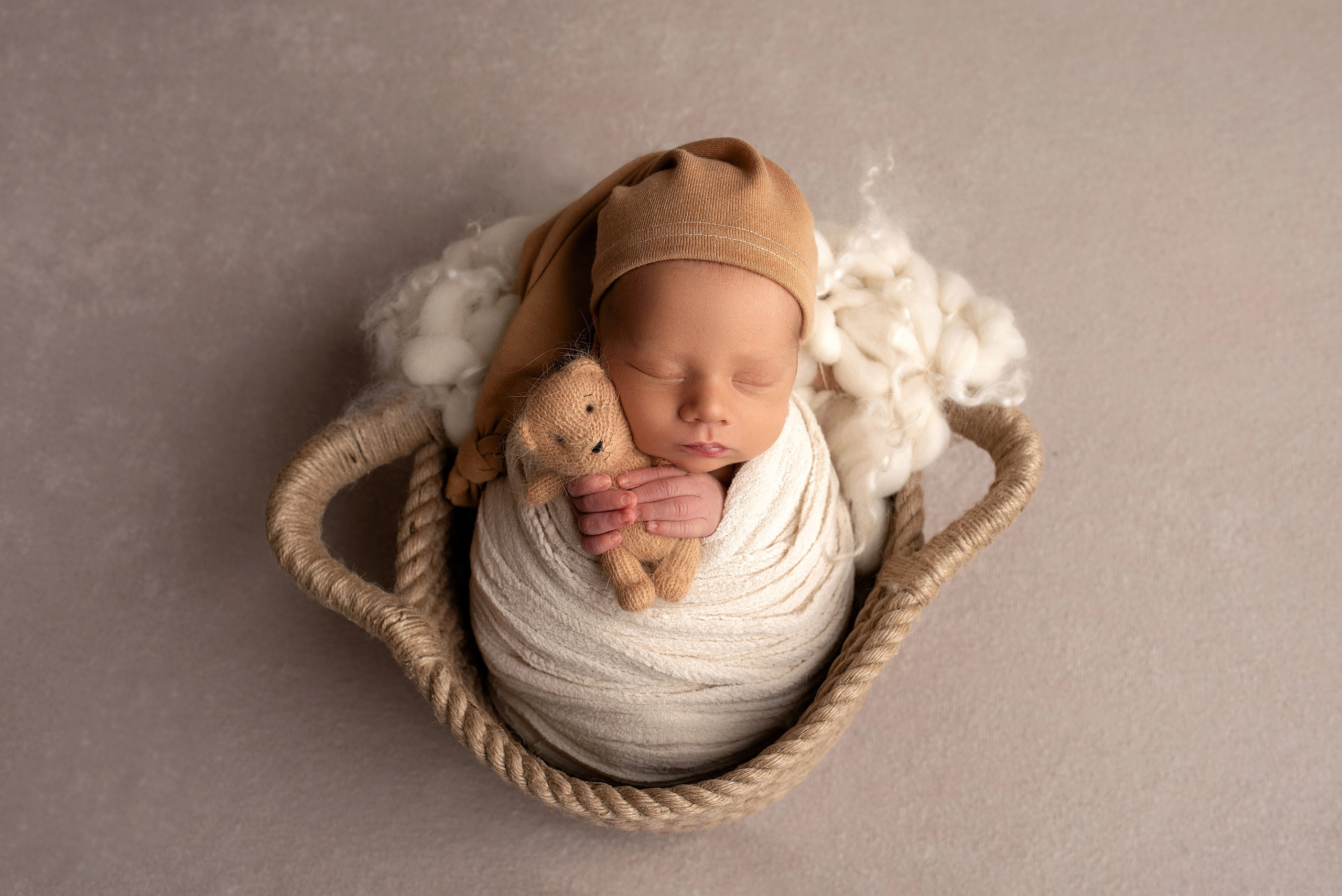 Новорождённые (в обмотках). Детский фотограф новорождённых в Минске Боровик Екатерина