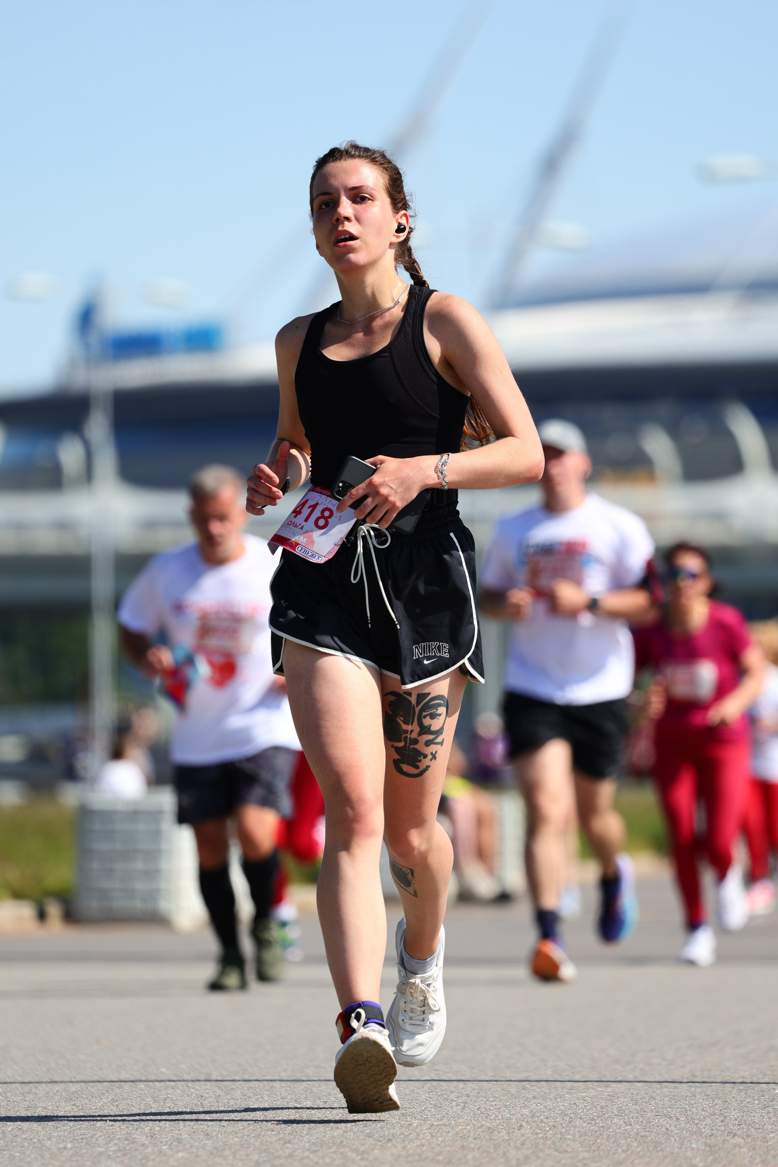 Алые паруса Грифон ран 2025. Спортивный фотограф в Санкт-Петербурге Илья Vacool