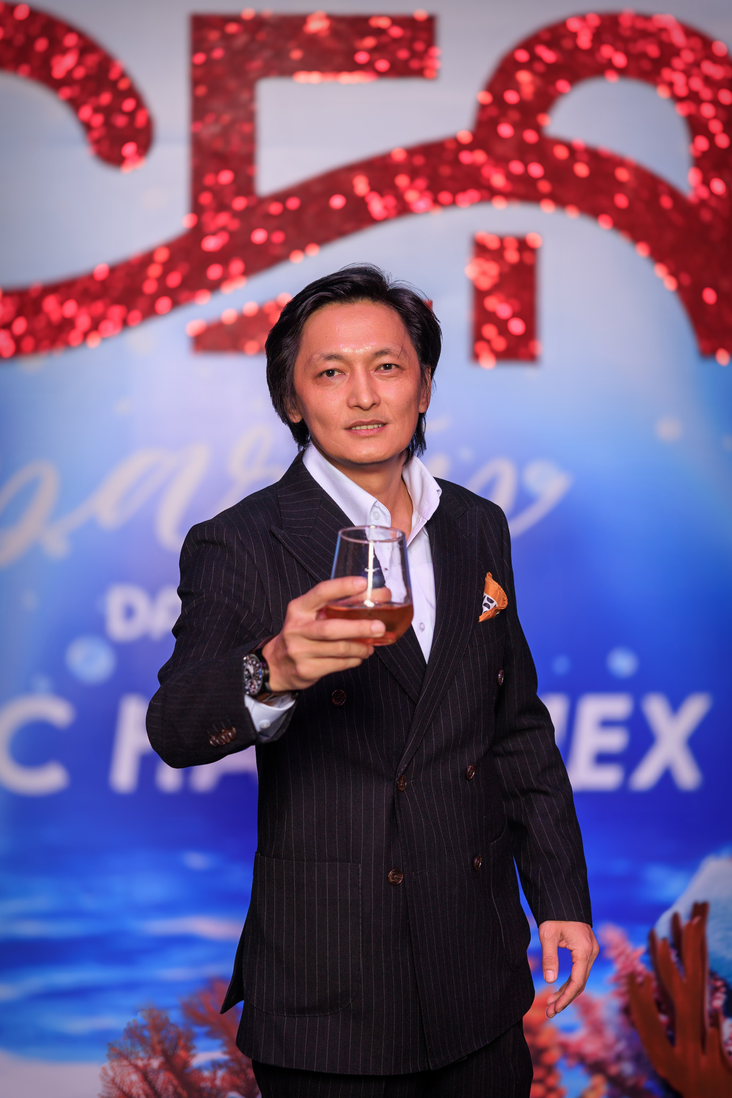 Бизнес-фотограф в Алматы — корпоративные съёмки, деловые портреты и репортажи. Профессиональный фотограф в Алматы