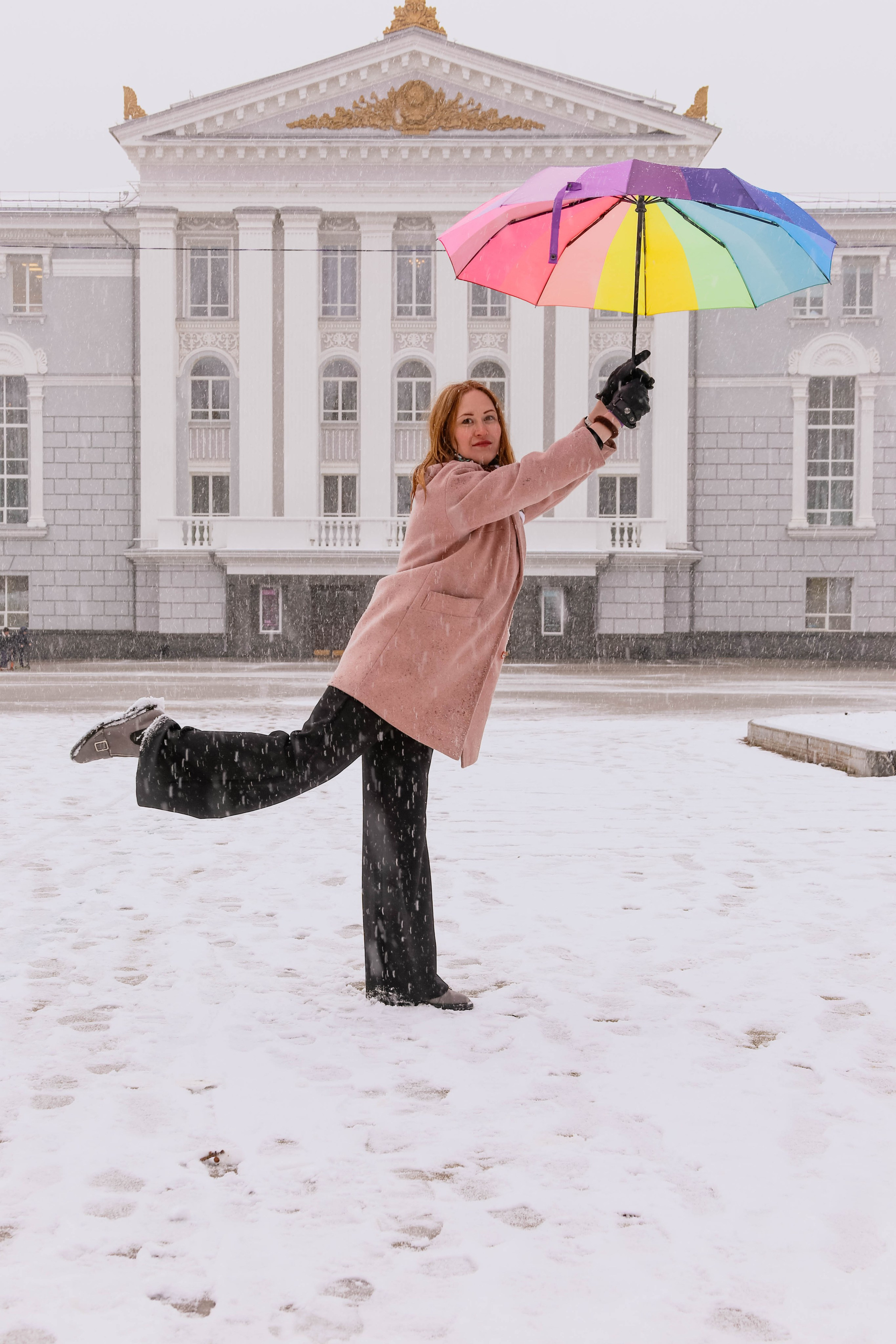 Маша с зонтиком. Фотограф Пермь. Фотосессия в фотостудии Перми и на свежем воздухе