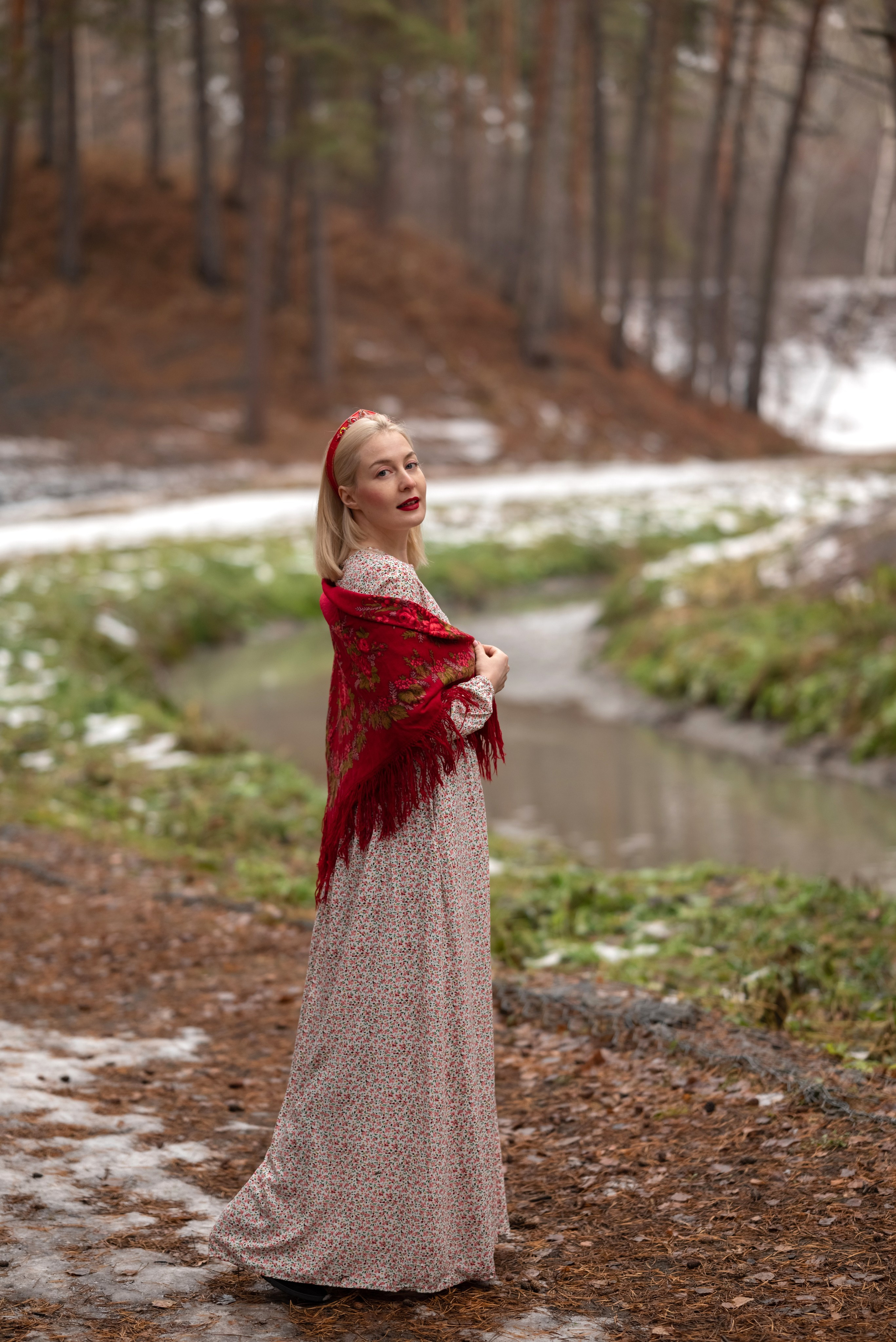Яна. Прогулка в лесу. Фотограф в Тюмени Голышева Елена