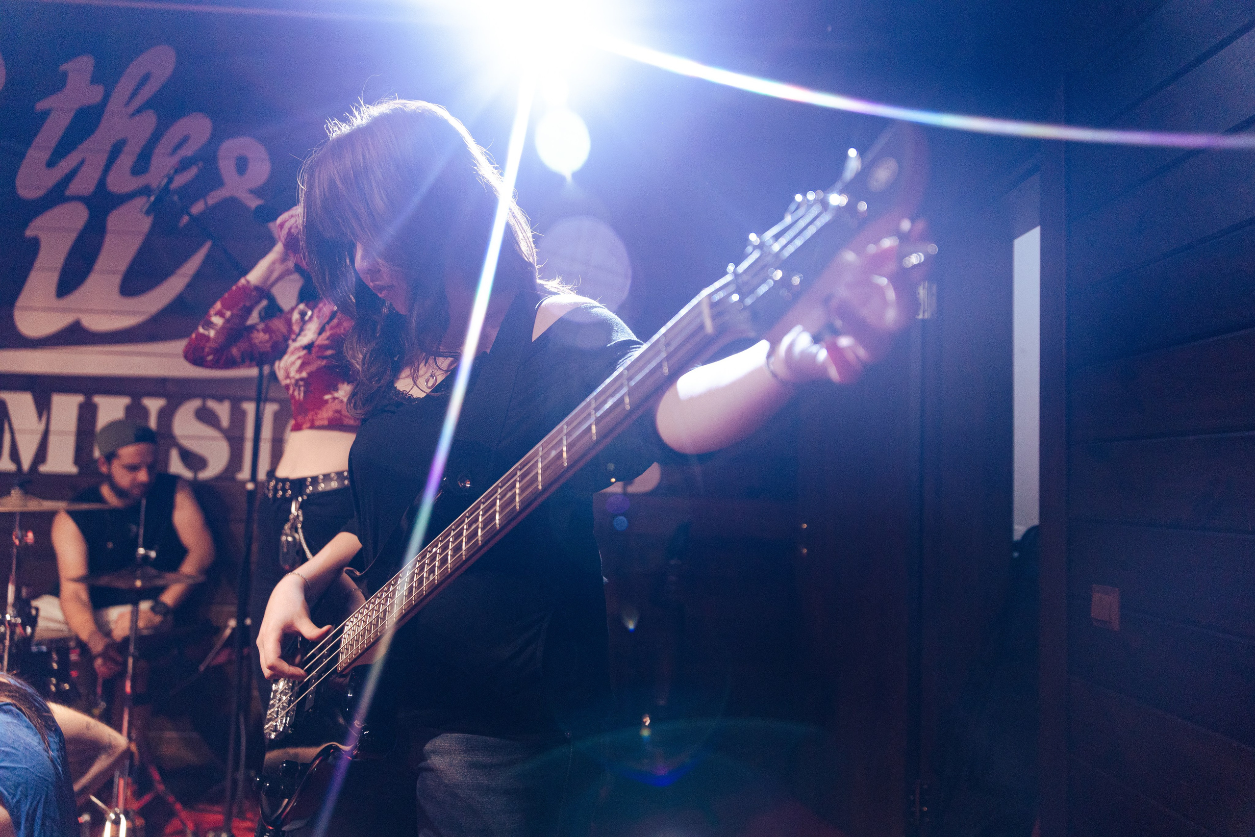 Концерт: «Не школа гитары». Портретный и репортажный фотограф в Астане Роман Григоров