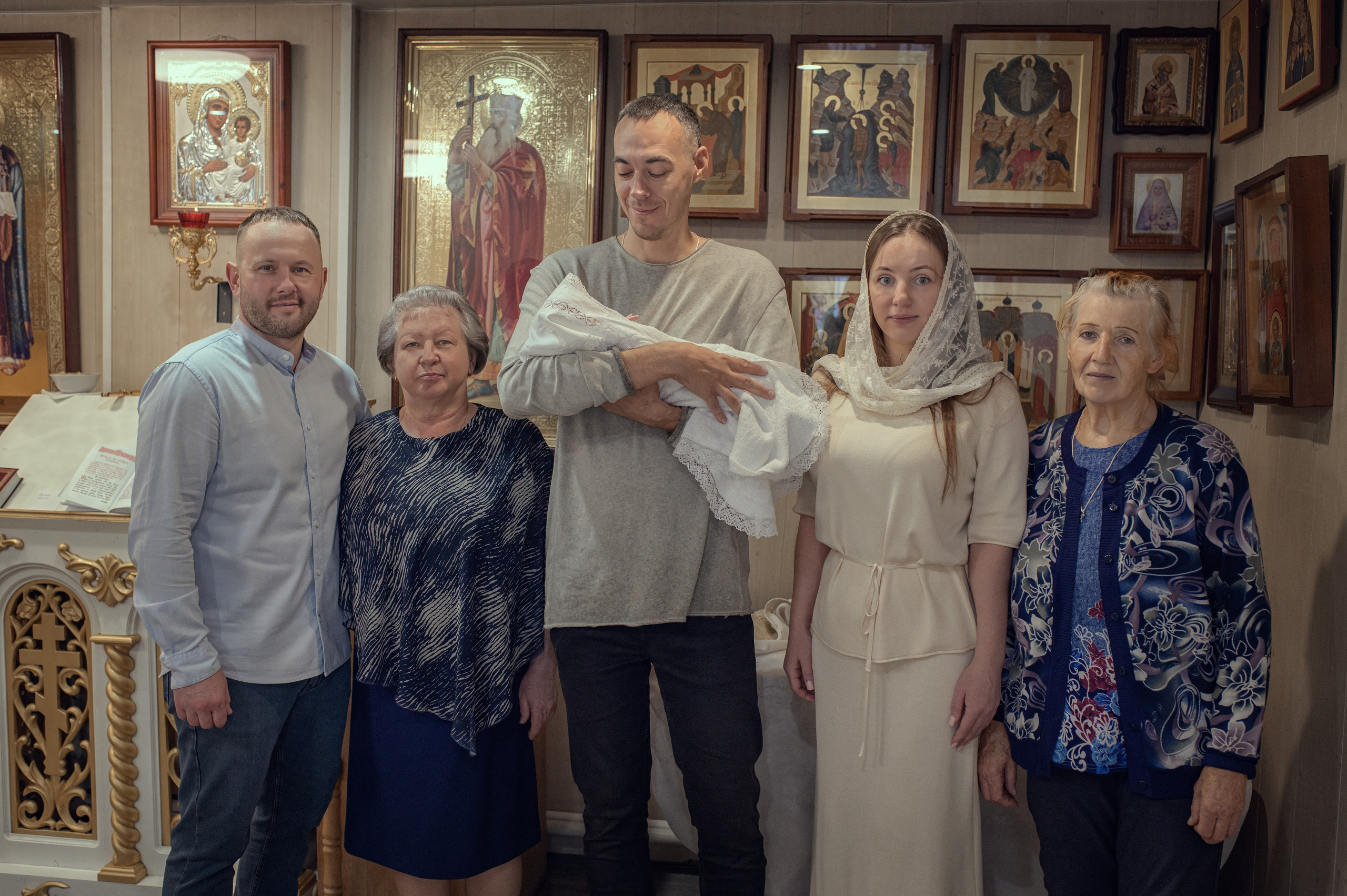 Крещение Аглайи в Покровском кафедральном соборе. Фотографы крещения/венчания  Красноярск Татьяна и Вячеслав Переваловы