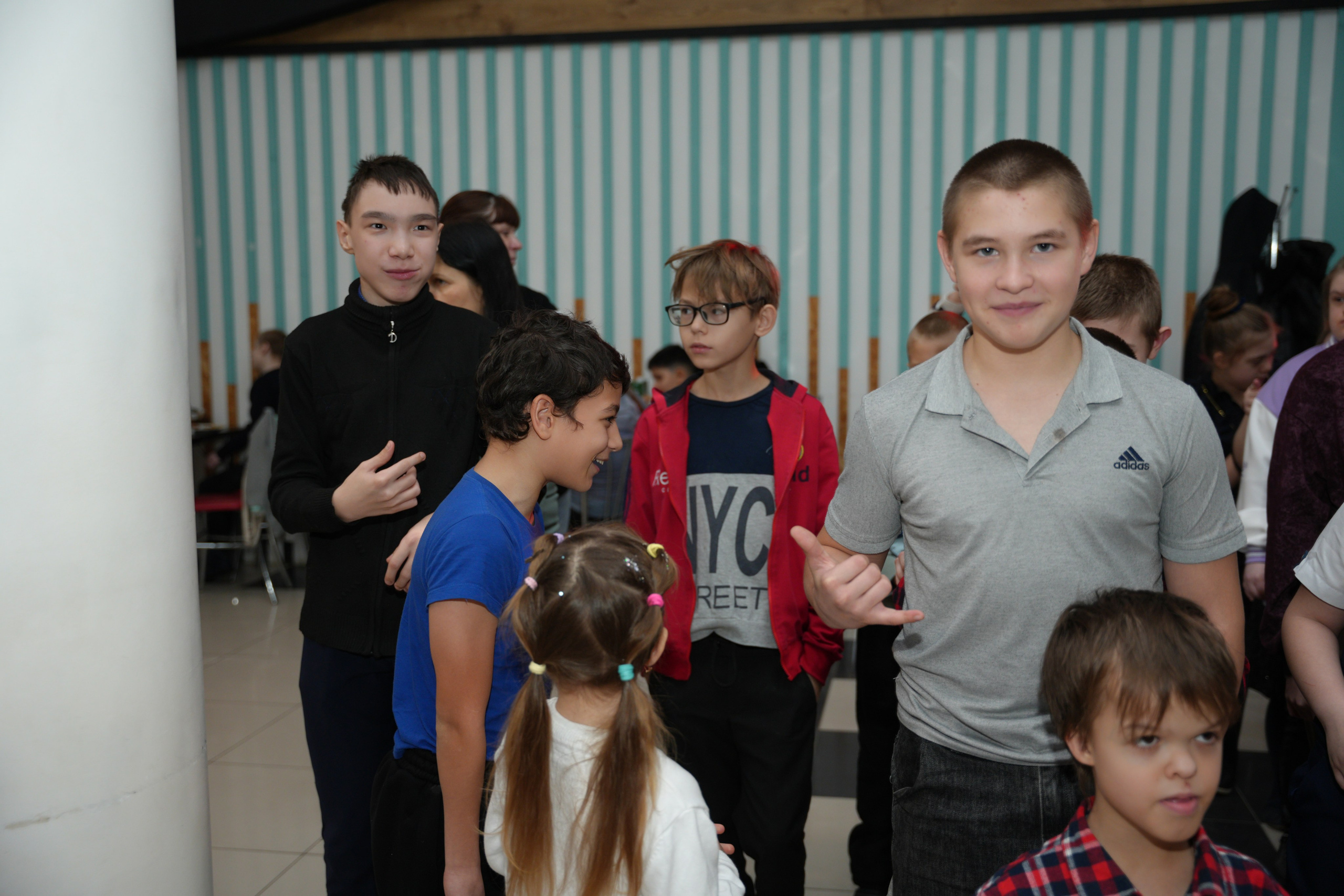 Социально —благотворительная акция «Ты в этом мире не один», посвященная Международному дню инвалидов. ВЫПУСКНЫЕ АЛЬБОМЫ, Школьный фотограф, семейный и свадебный в Саратове и области Ольга Плаксина