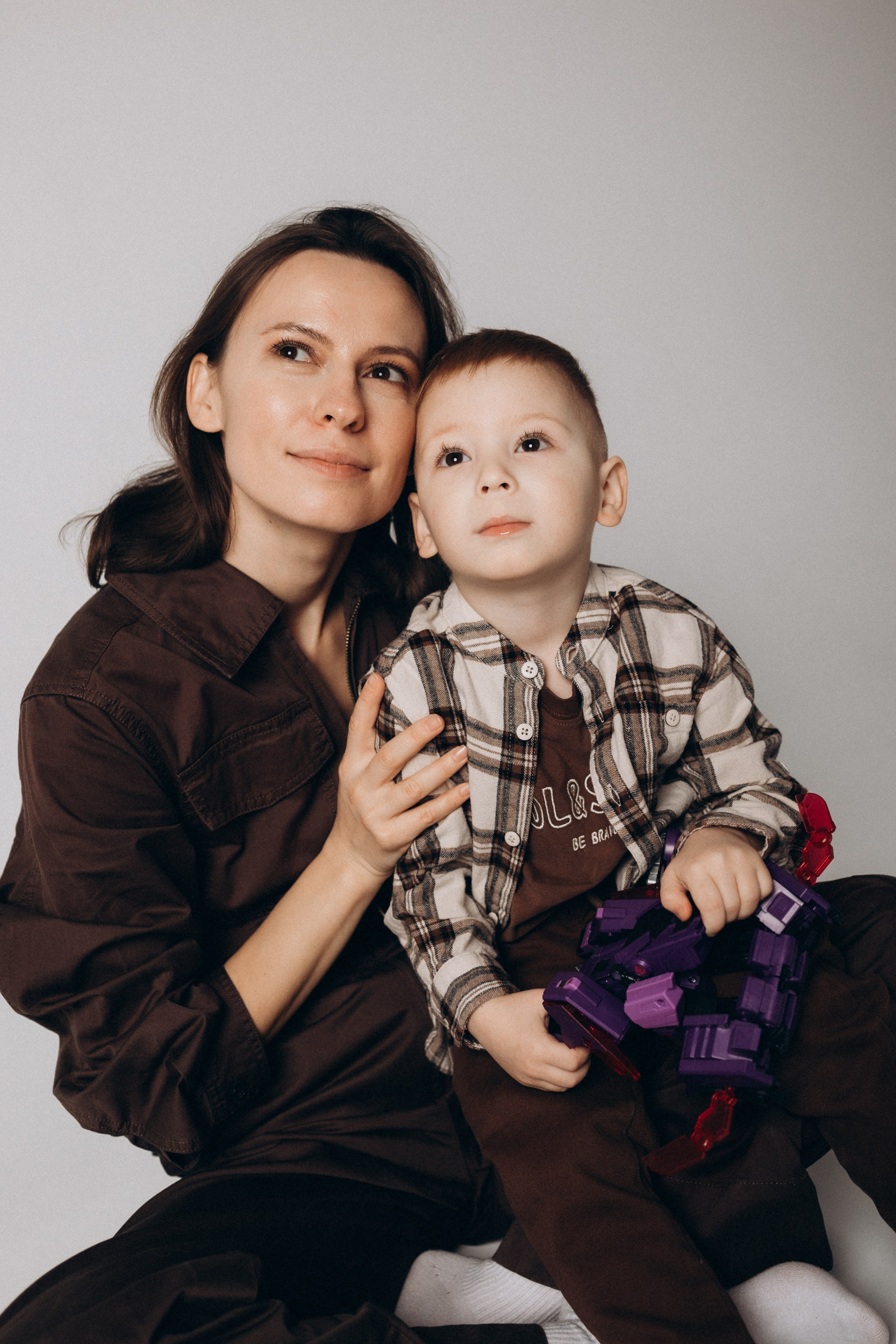 Фотосессия, а студии мамы и сына. Фотограф Артем Бросов в Санкт-Петербурге и Дубае