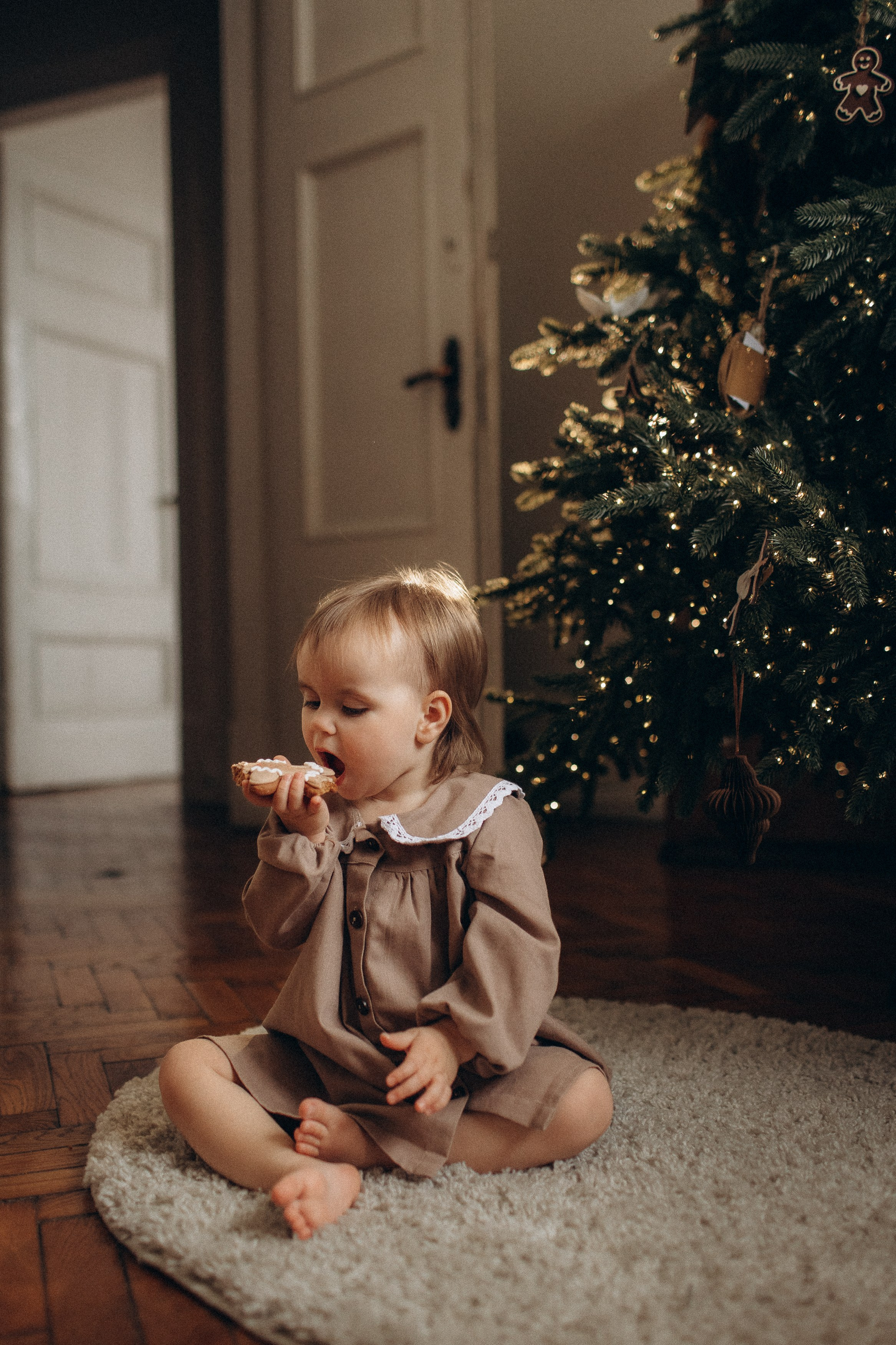 Семейная новогодняя фотосессия в студии-квартире. Фотограф Владимир Москва