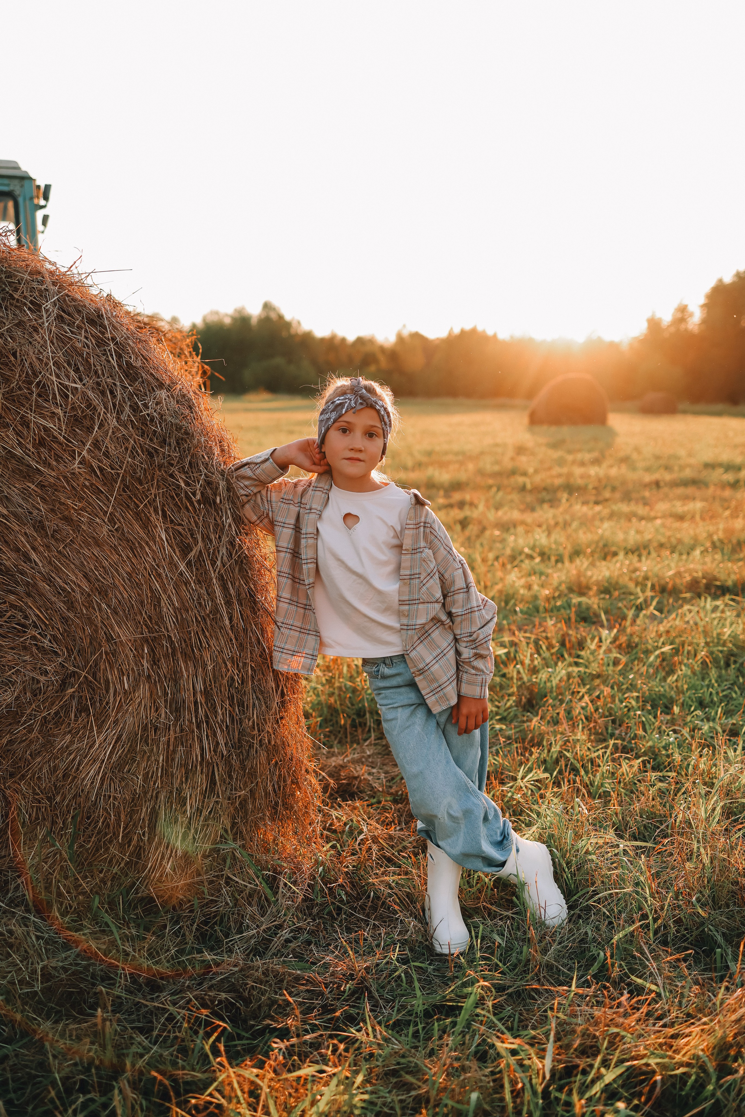 Трактор. Семейный фотограф Тюмень, фотограф на роды Салмина Мария