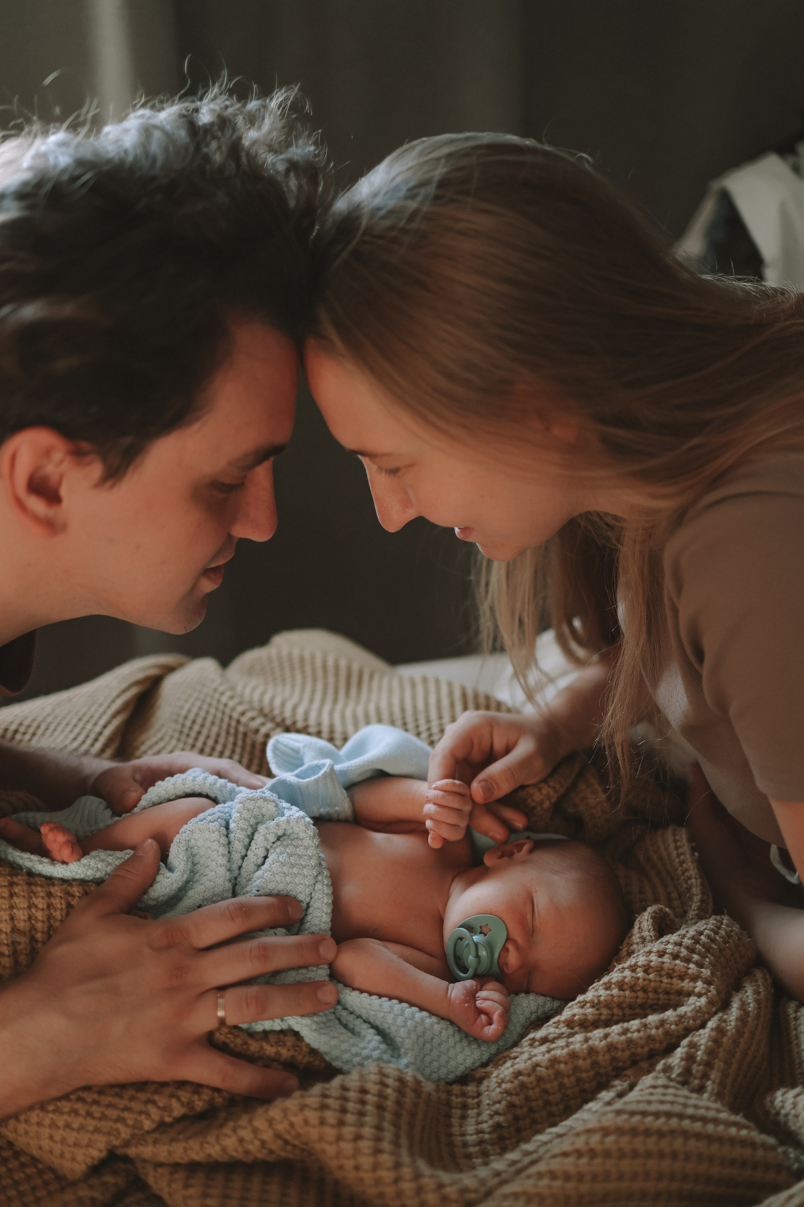 Костик дома. Семейный фотограф Тюмень, фотограф на роды Салмина Мария