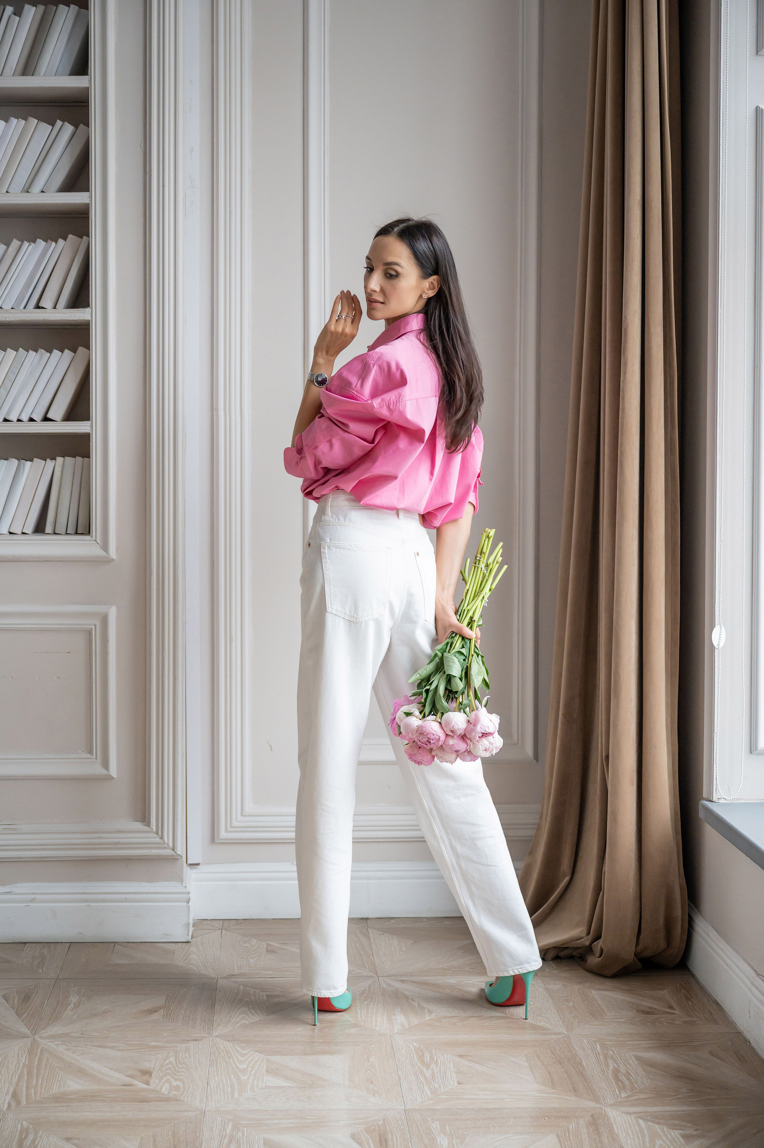 Наталья —женская йога. Семейный и контент фотограф в Москве Alira