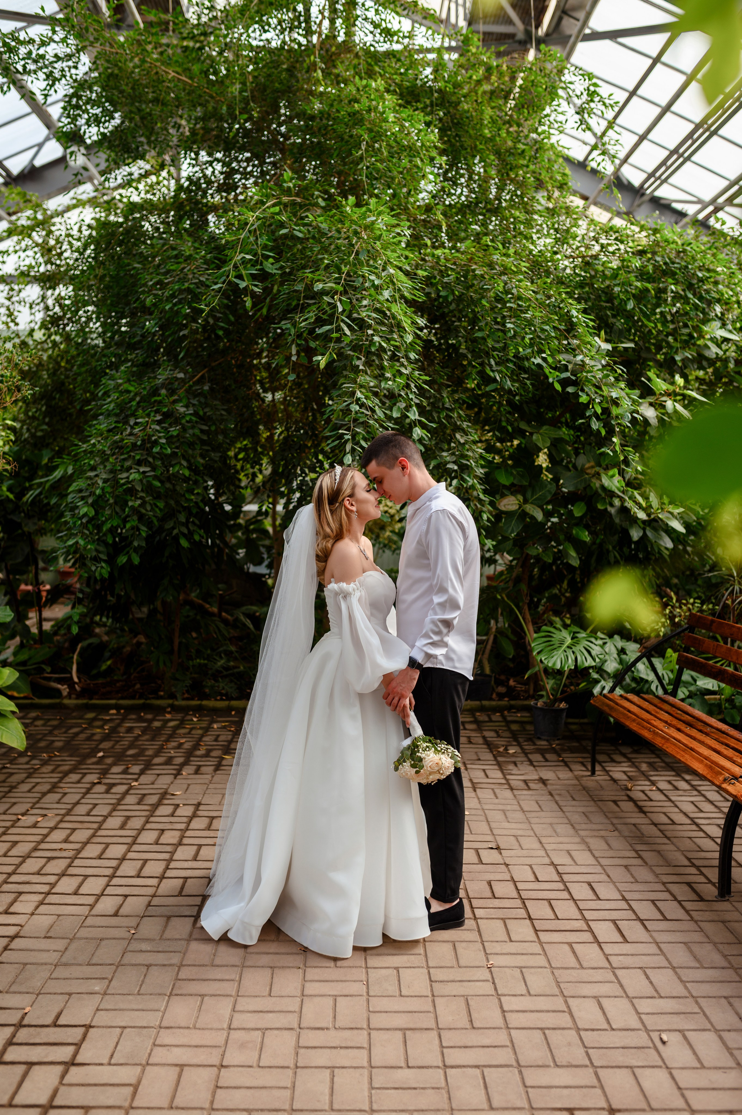 Свадебная фотосессия в фотостудии Аврора зал Эклипс. Семейный и свадебный фотограф в Донецке и Макеевке Дяченко Наталья