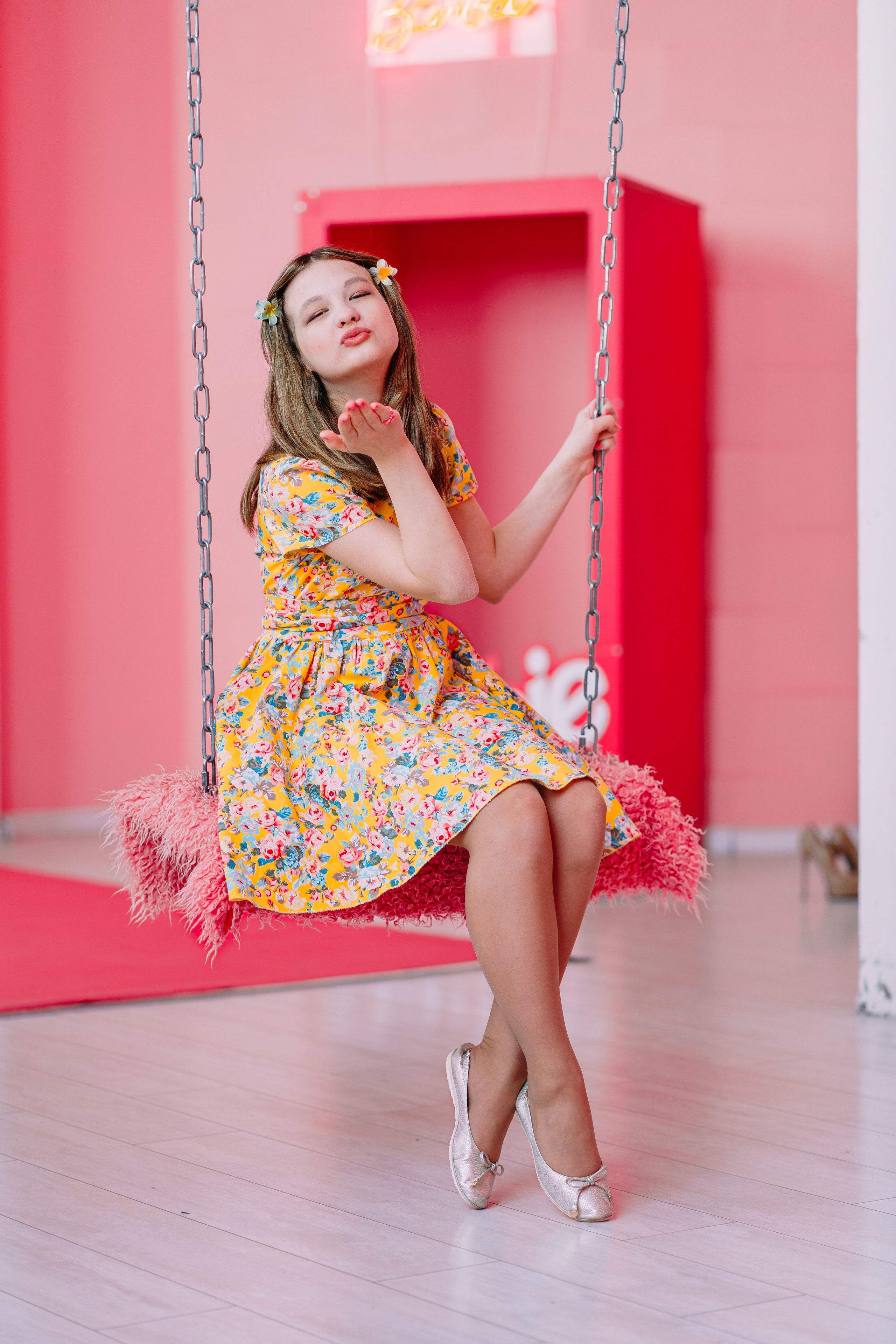 Женский портрет. Школьные альбомы и альбомы для детского сада. Юлия Осипова. Москва