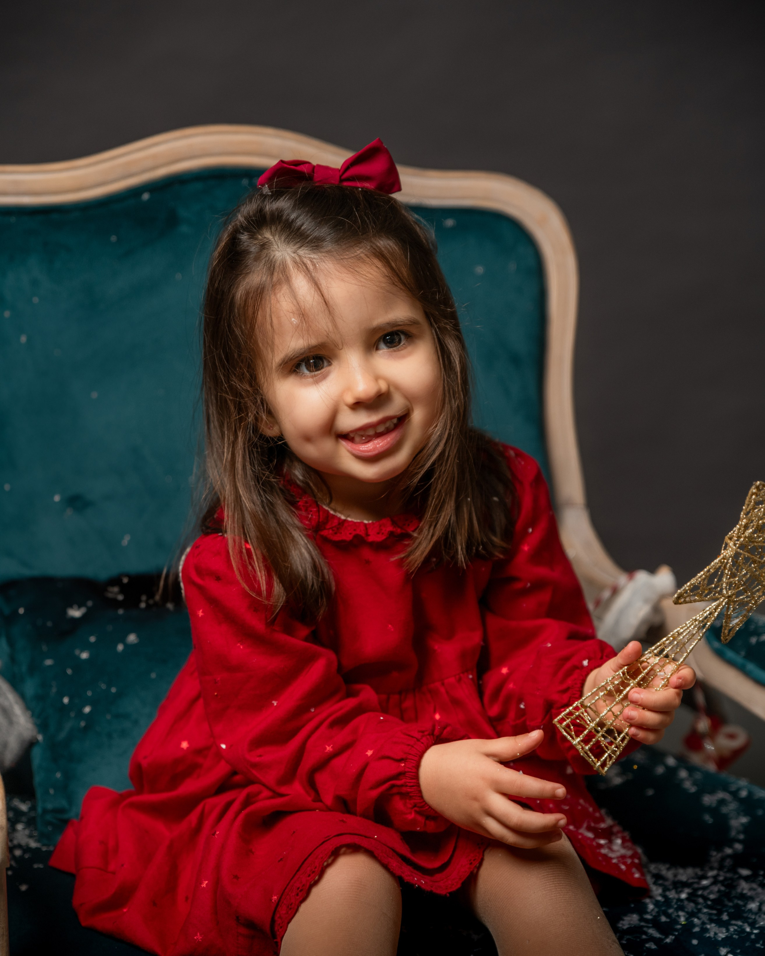 CATIA AND HER FAMILY. Anastasiia Antoniuk portrait, family and couple photographer, Portugal