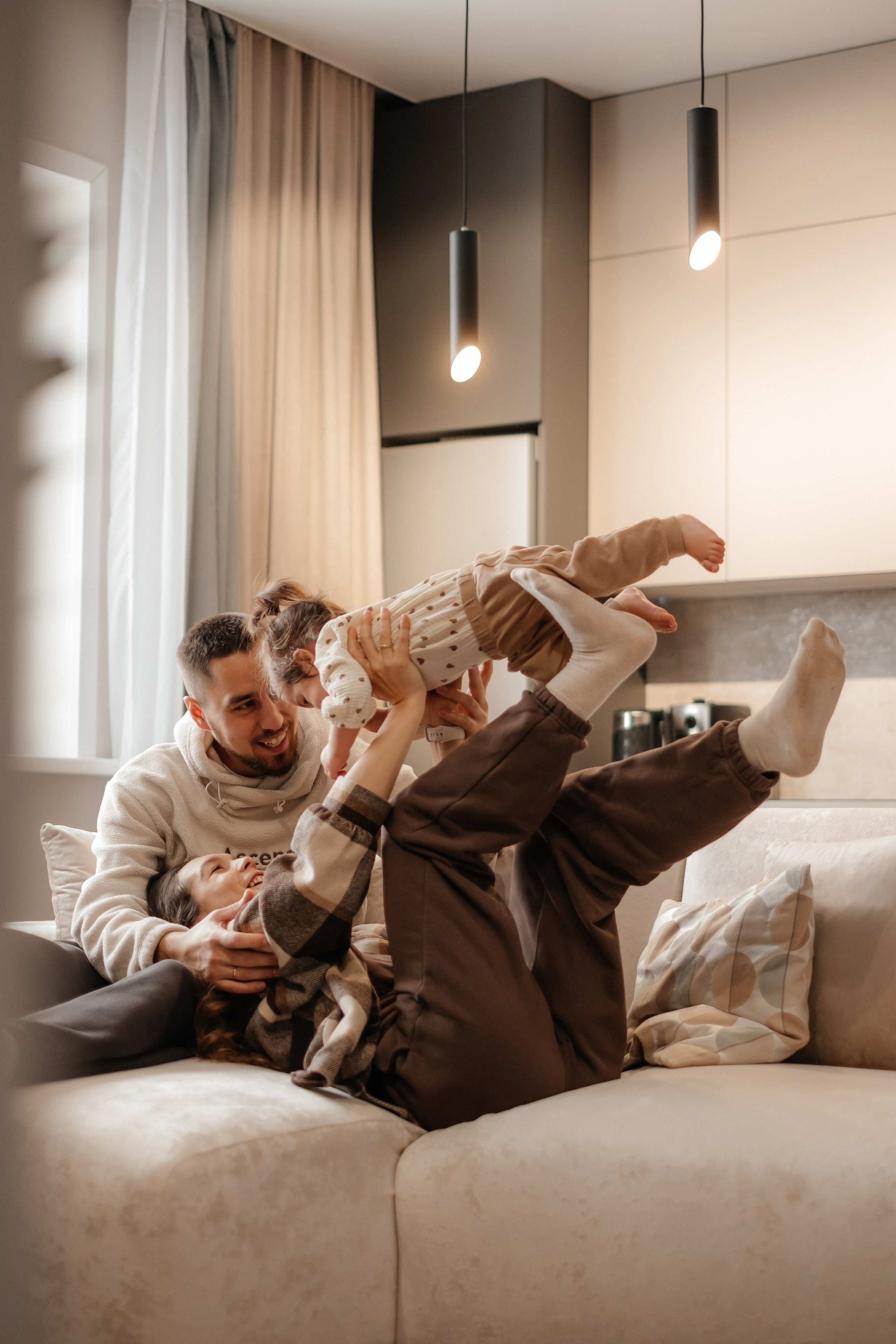 Катя, Саша и Еся | домашняя съемка. Фотограф в Новосибирске Диана Ильиных