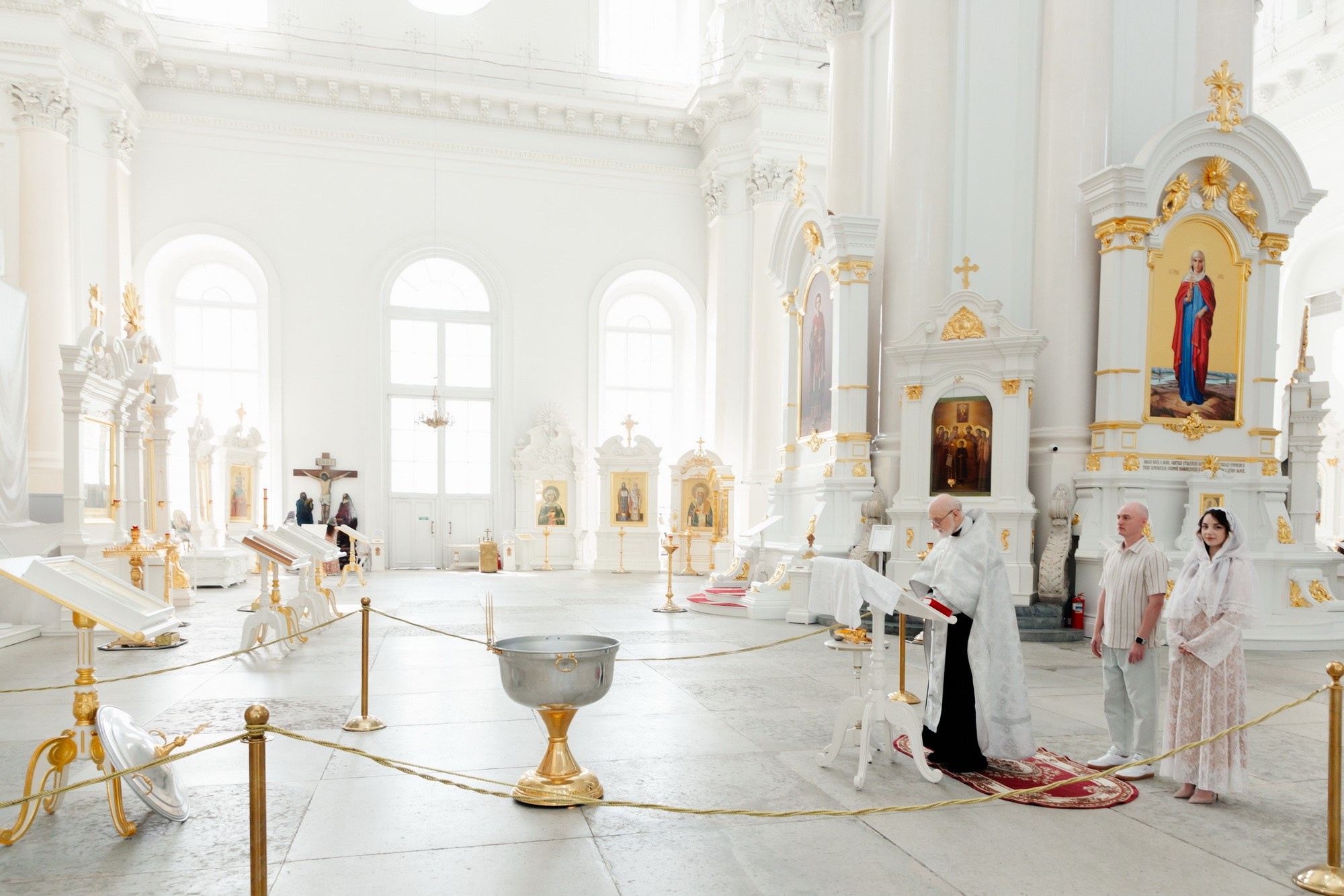Крещение в Смольном соборе. Фотограф крещение венчание в Петербурге! Помогает подобрать храм и посоветовал душевного батюшку в СПб