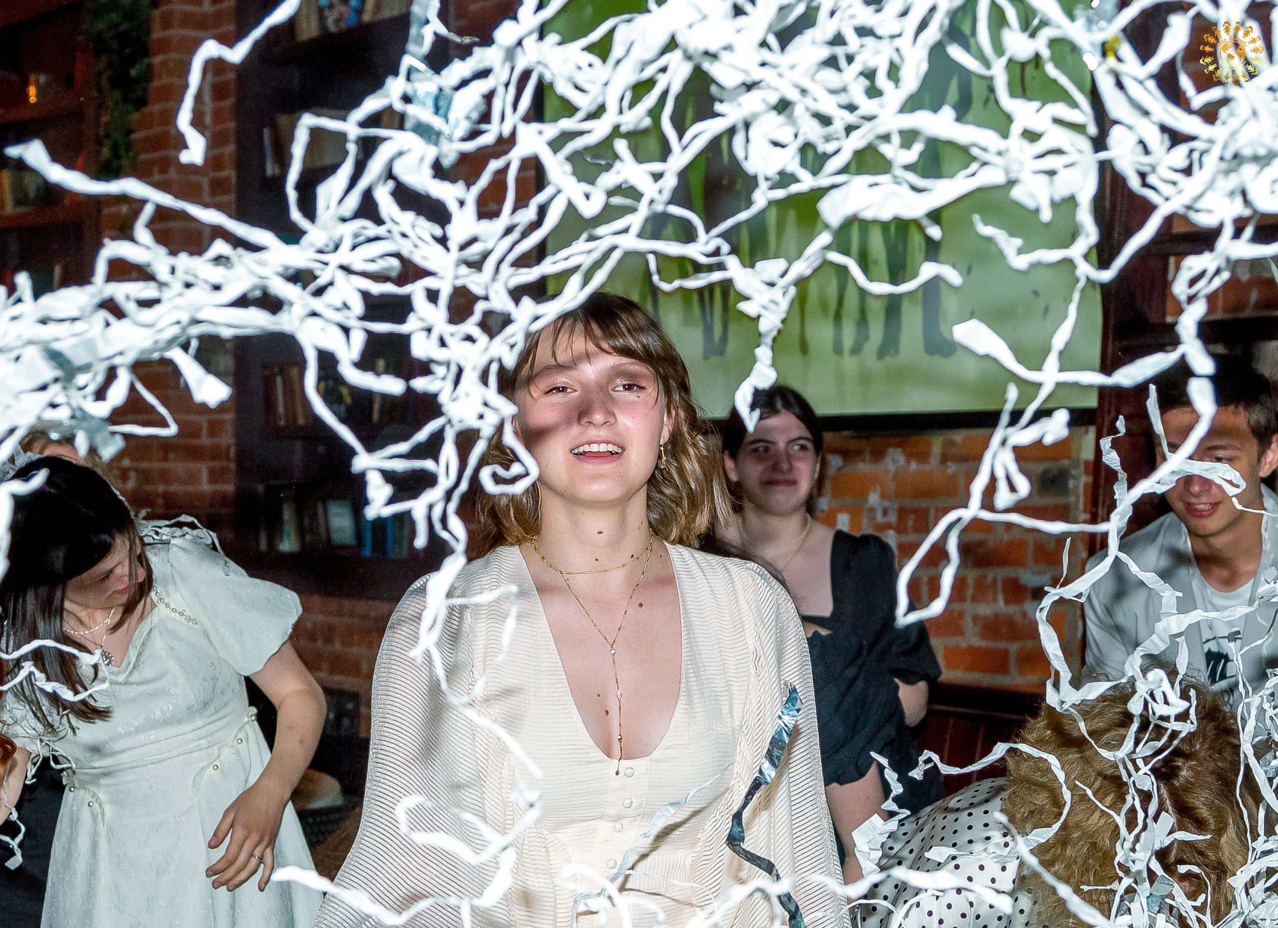 Выпускной 2023 (Школа 548; 9 Ж класс) AG Loft «Библиотека», Москва. Репортажная съемка в Москве и области. Анималистика