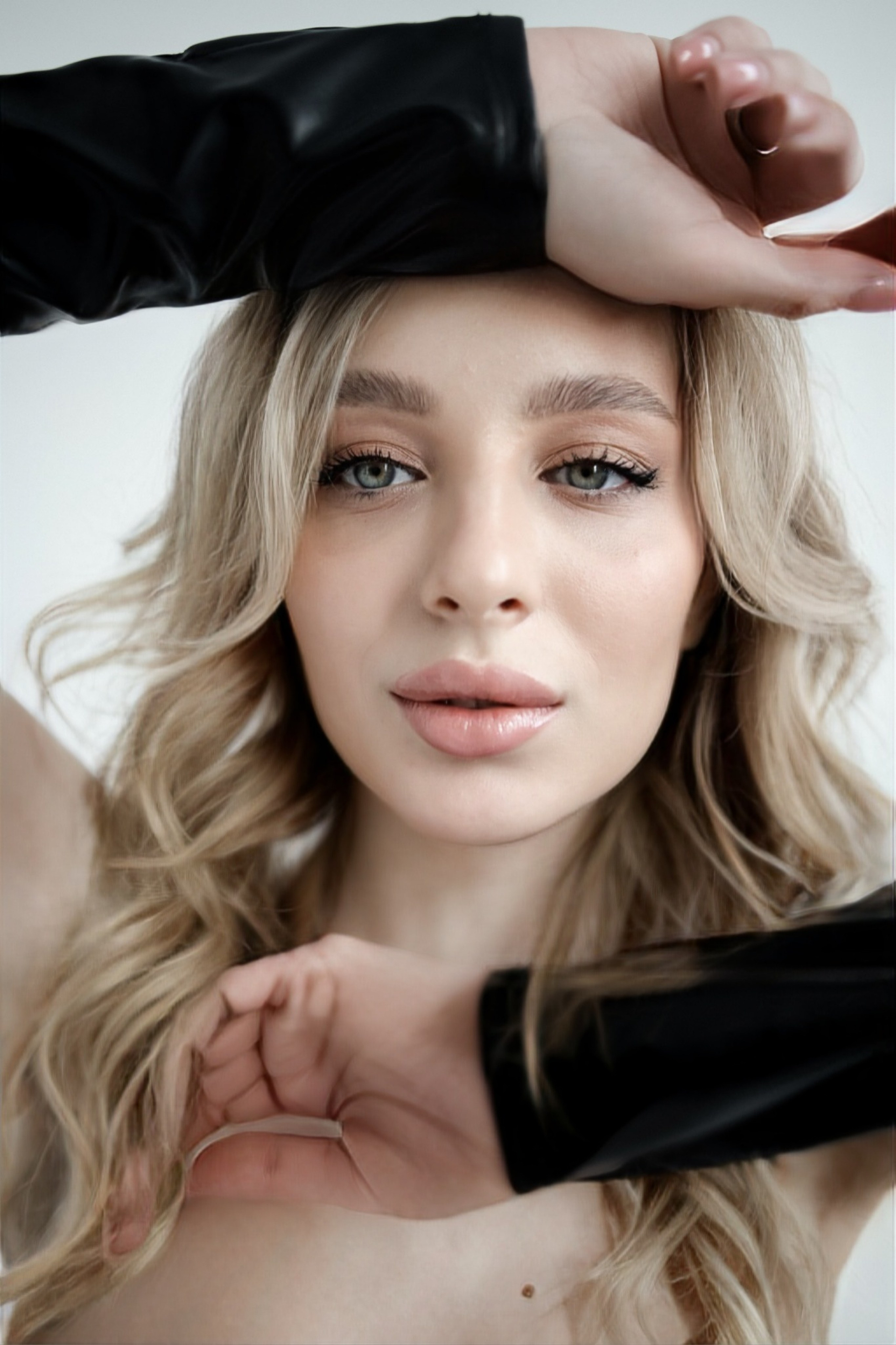 Женский портрет. Главная