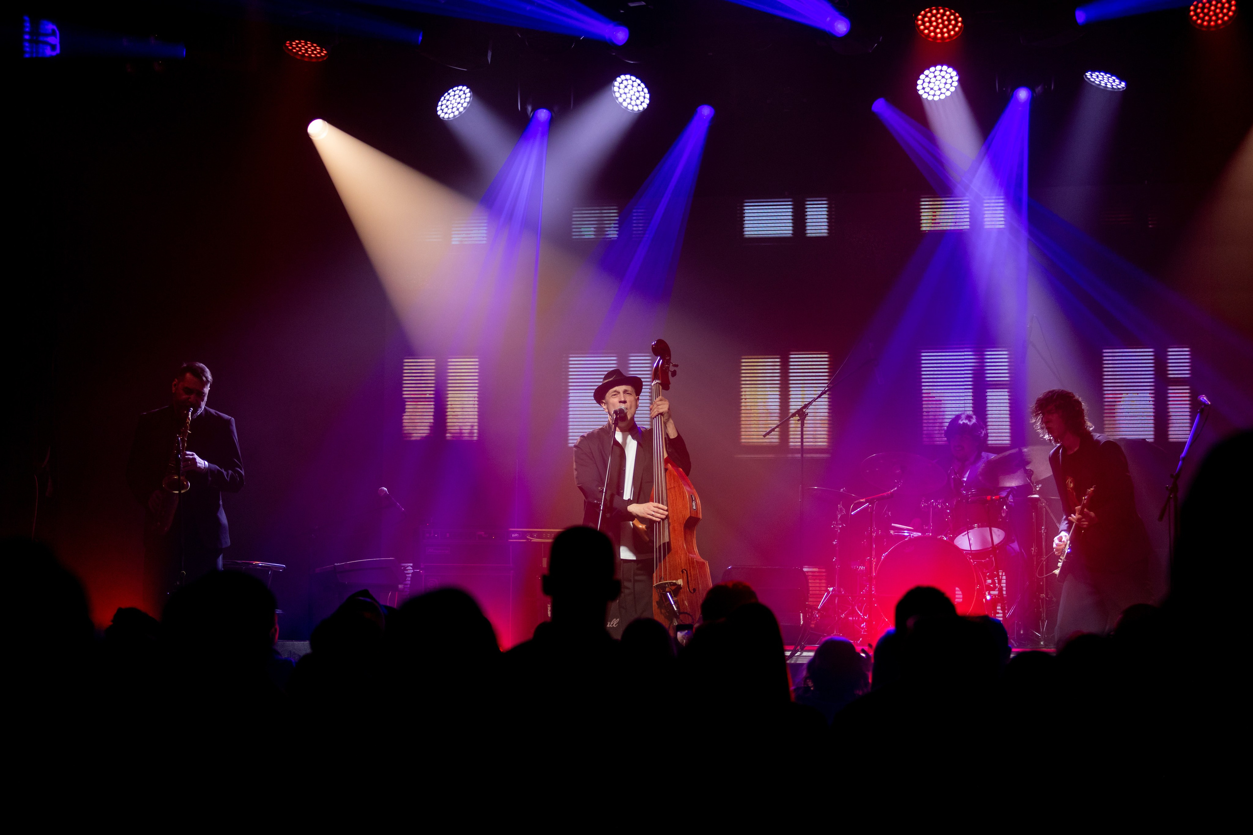 Концерт Billy’s Band 11.04.2026 в клубе «Космонавт» (Санкт-Петербург). Портретный фотограф в Санкт-Петербурге Вадим Корнеев