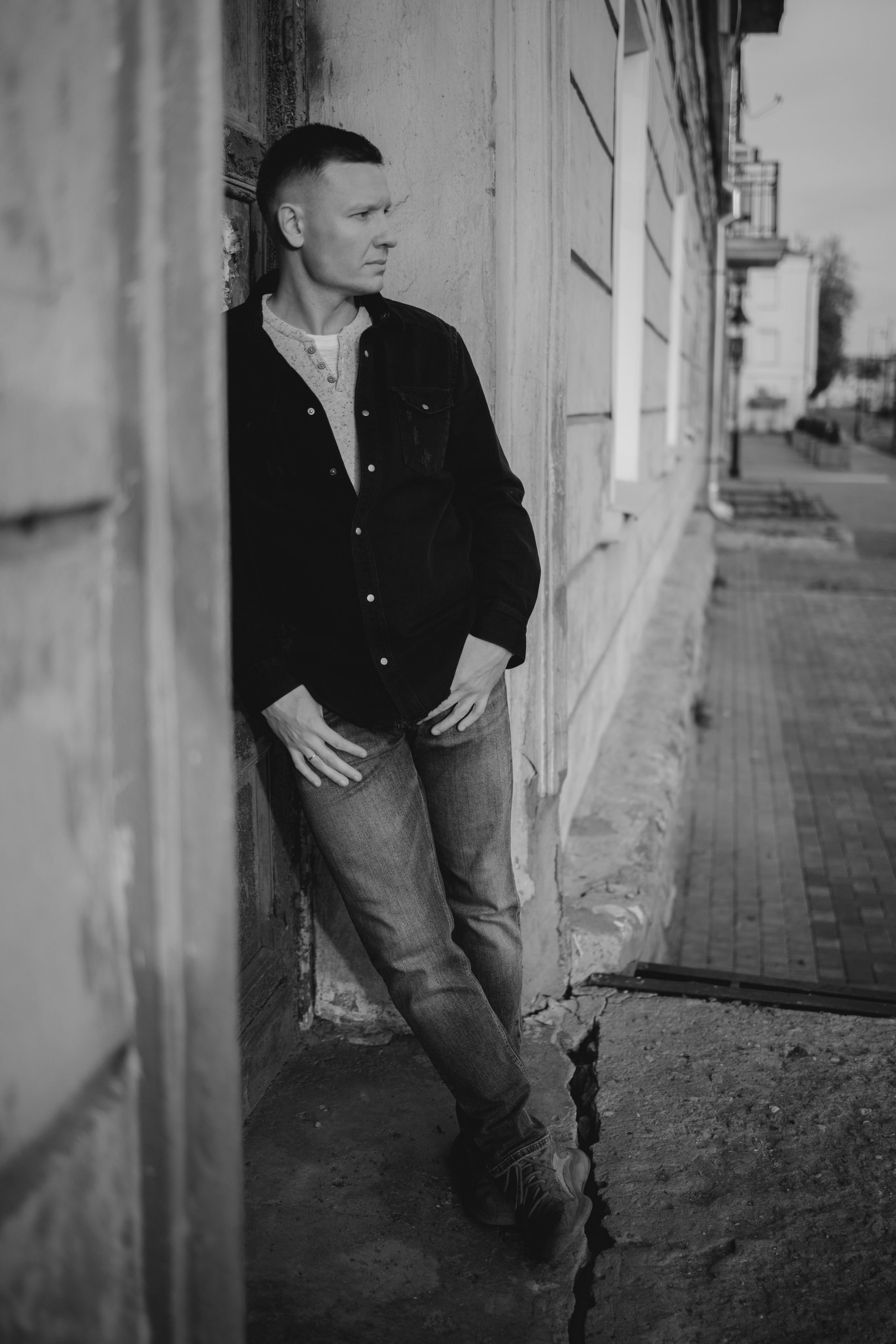 Мужская съемка в городской локации. Фотограф Углич и Ярославль Ольга Тятюшкина