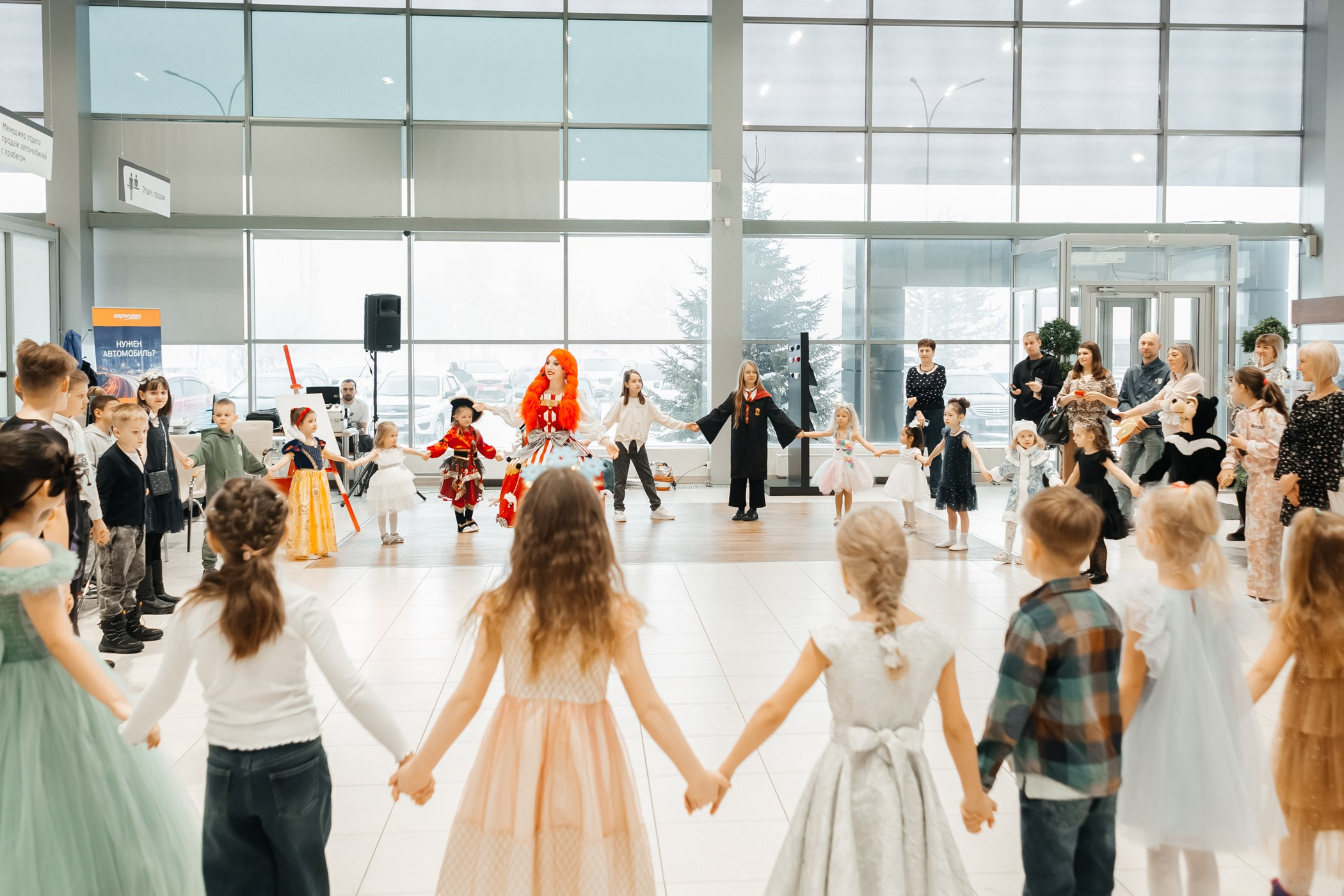 Детский мастер-класс в «Картель Авто» — «Студия чудес Алиса». Фотограф Кемерово | Сергей