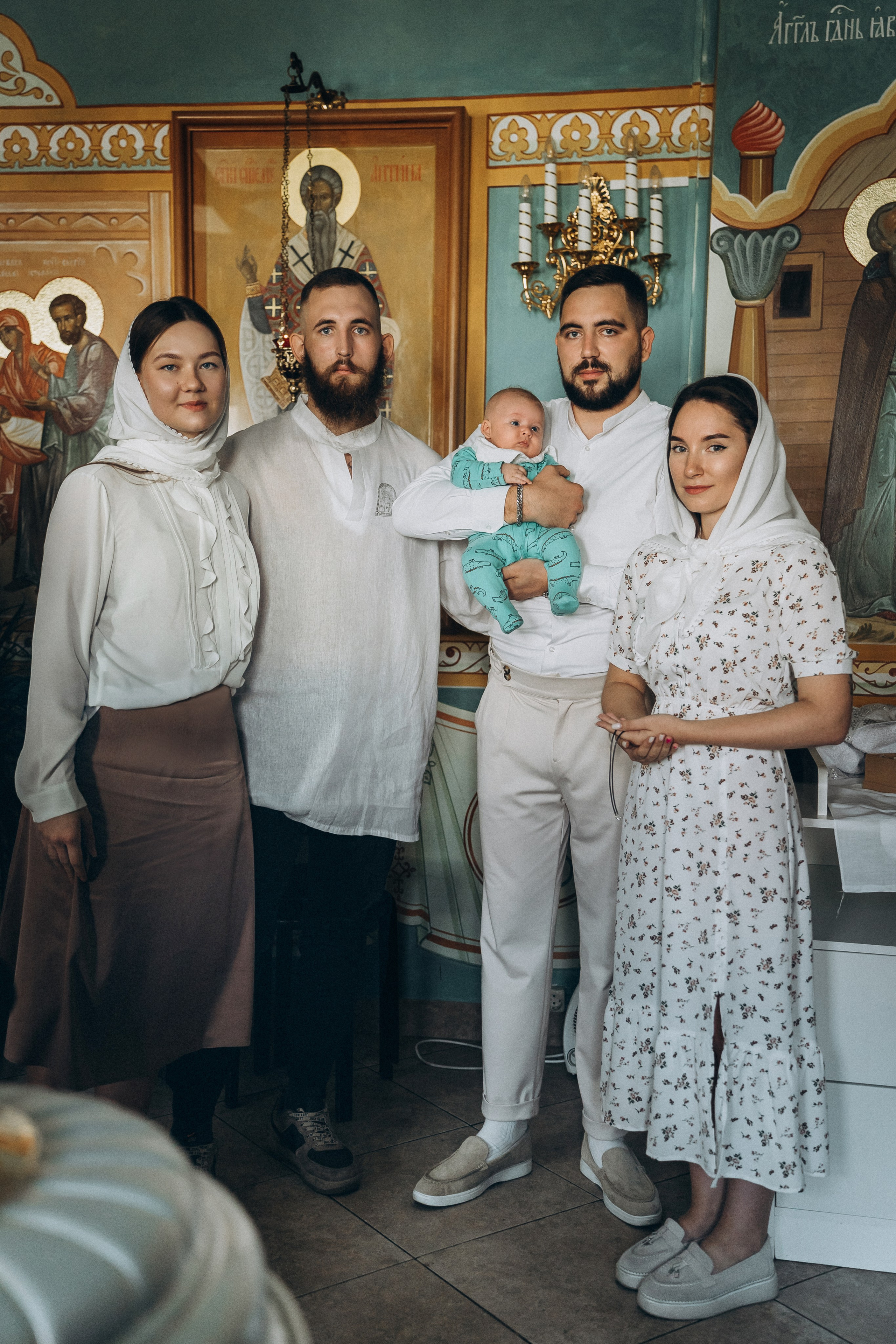 Фотосессия крещения, фотограф таинства крещения Москва, ребенок с мамо. Фотограф Ольга Рубцова в Москве и Московской области