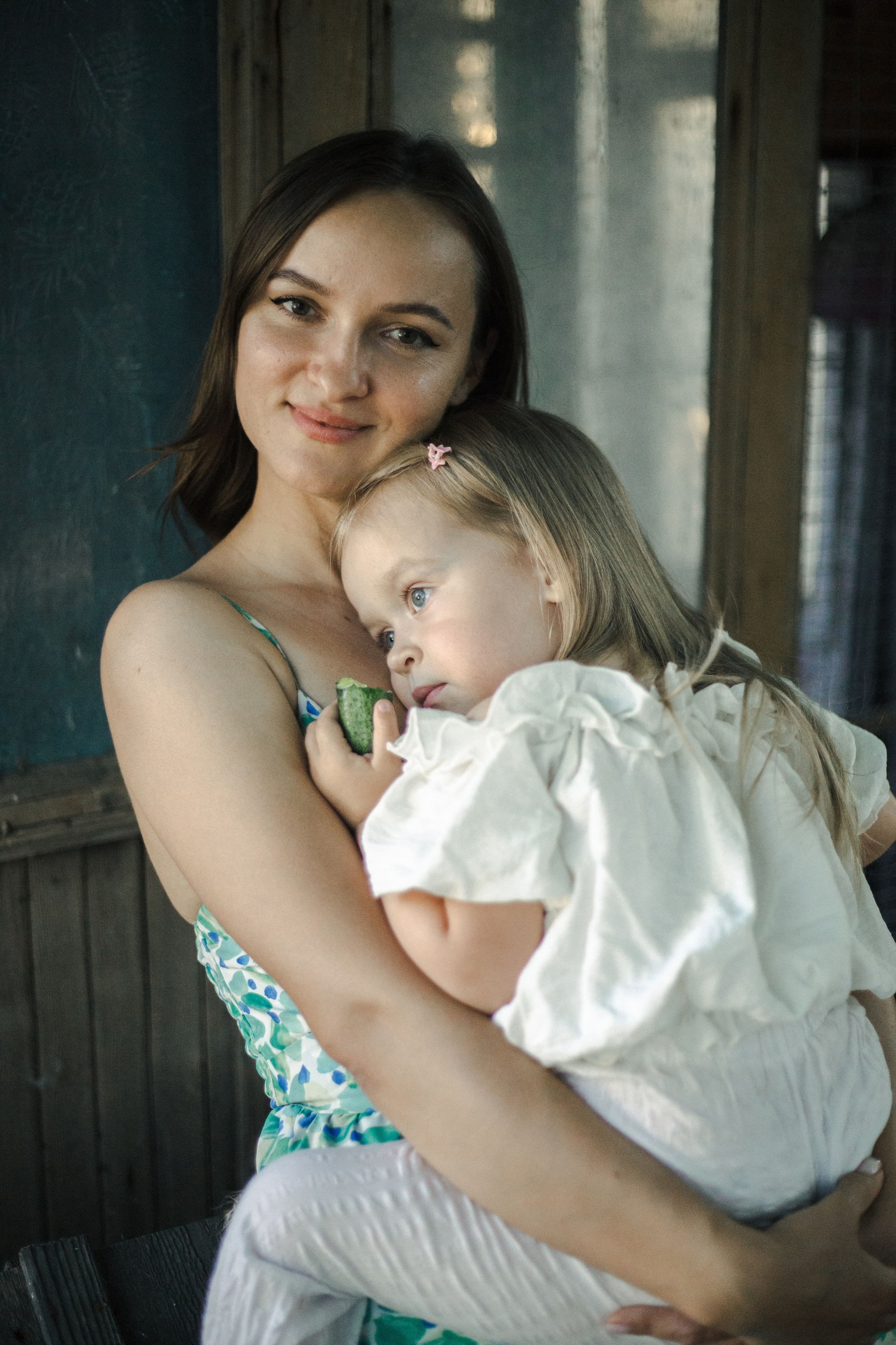 У бабушки в саду. Елизавета и Мария. Фотограф в Ростове-на-Дону и Краснодаре Елизавета Киселёва