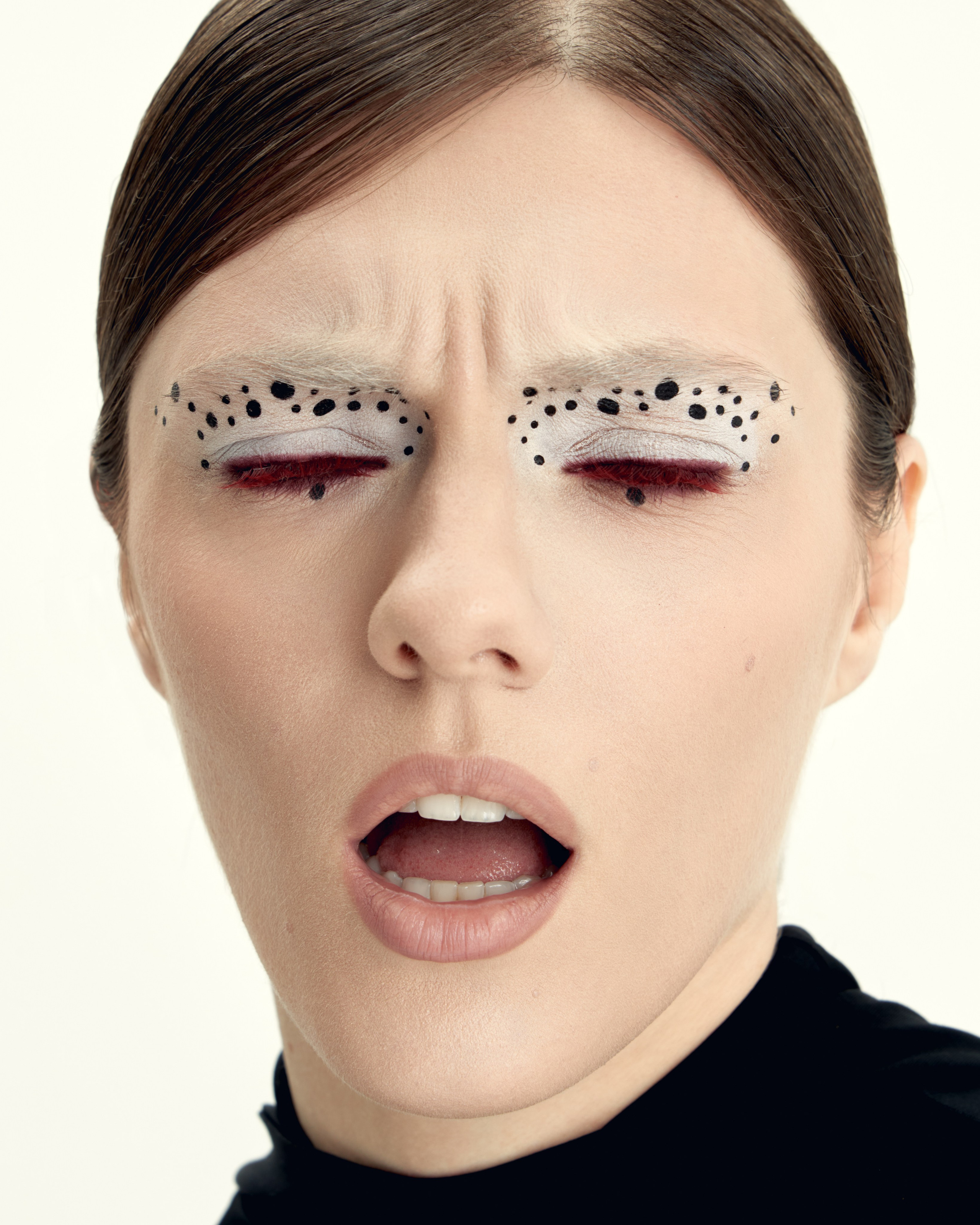 BEAUTY. Фотограф для брендов из Санкт-Петербурга Элина Каспаравичюс