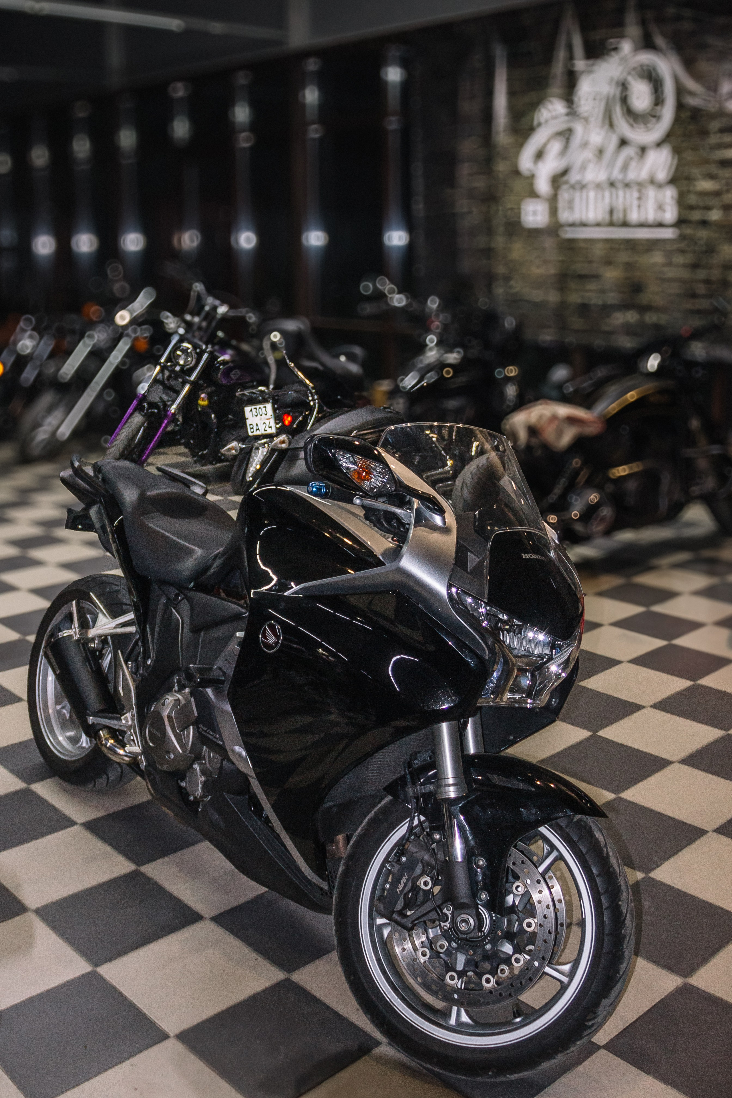 Honda VFR 1200 f muffler custom. ......